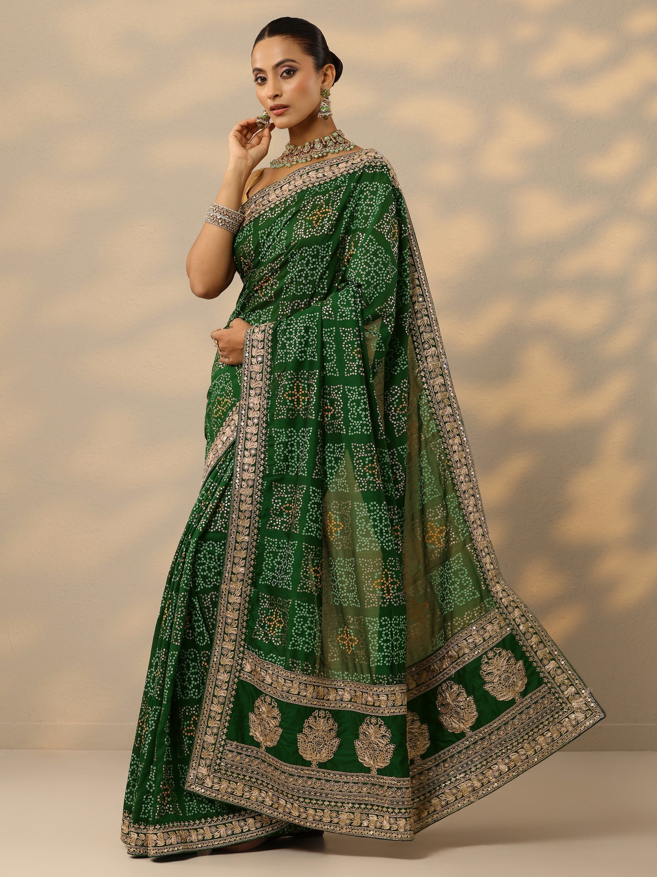 Green Bandhani  Printed Silk Blend Saree With Unstitched Blouse Piece