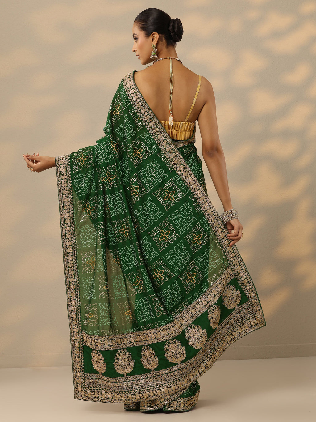 Green Bandhani  Printed Silk Blend Saree With Unstitched Blouse Piece