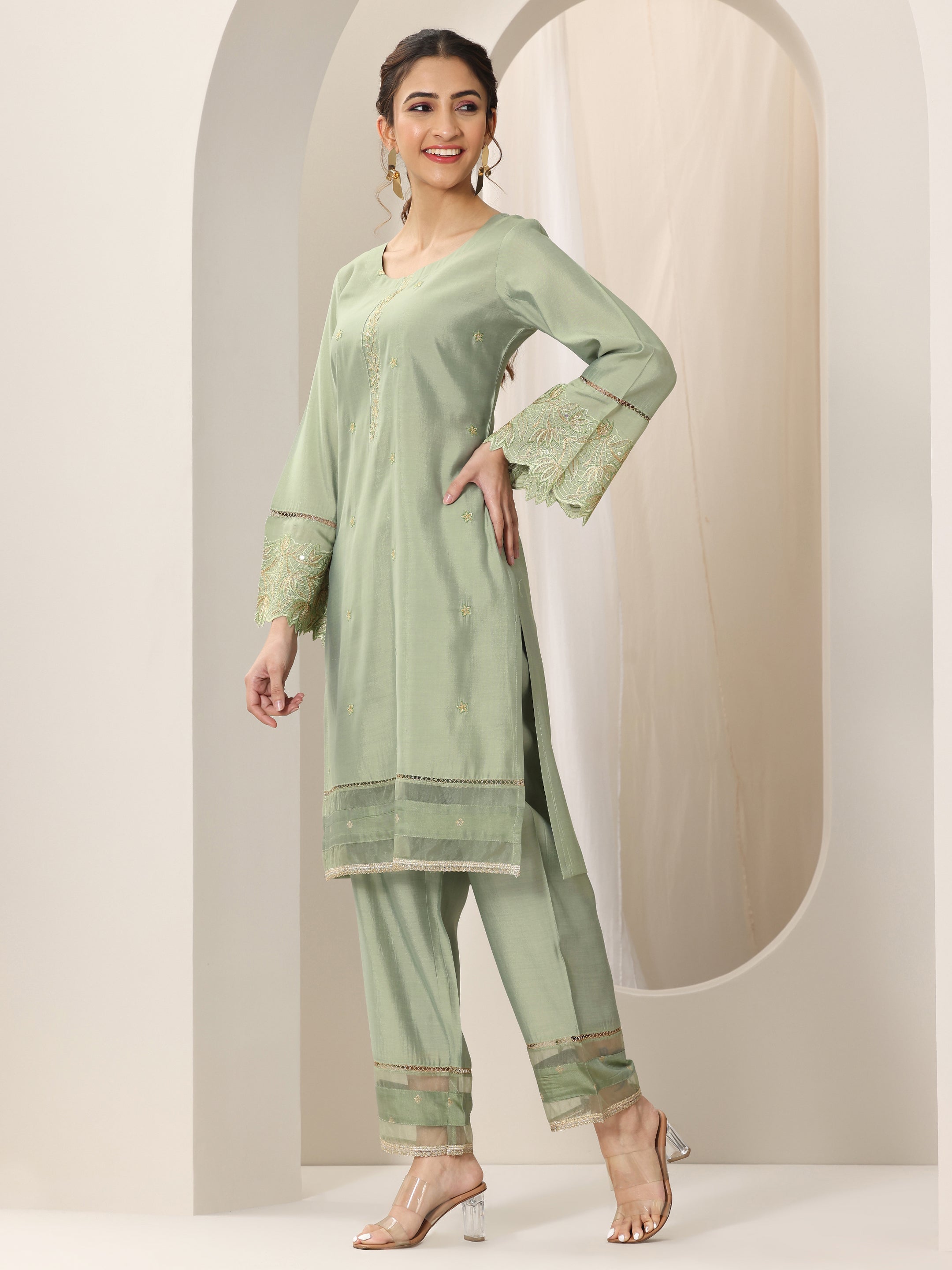 Green Embroidered Silk Blend Straight Kurta Set