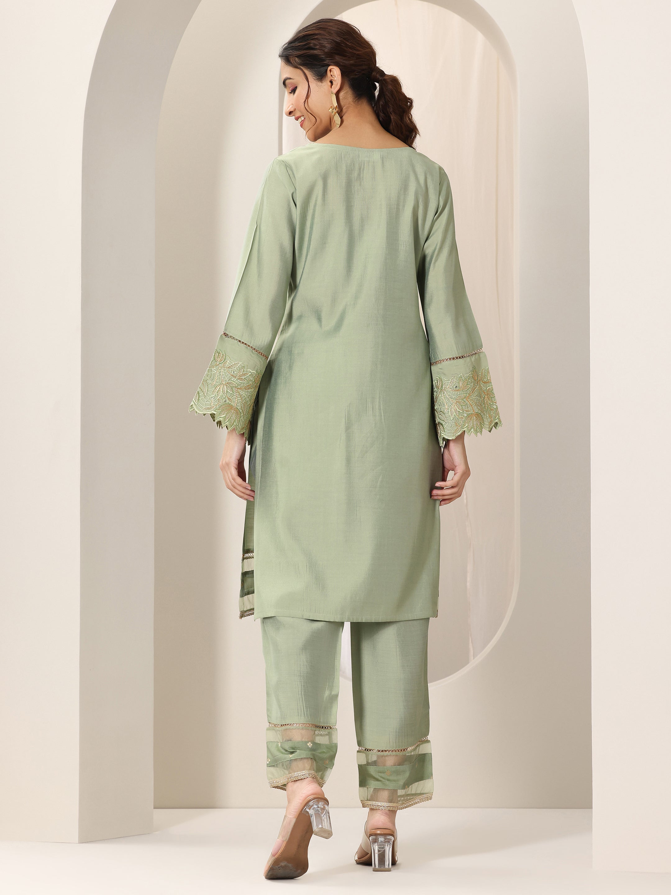 Green Embroidered Silk Blend Straight Kurta Set