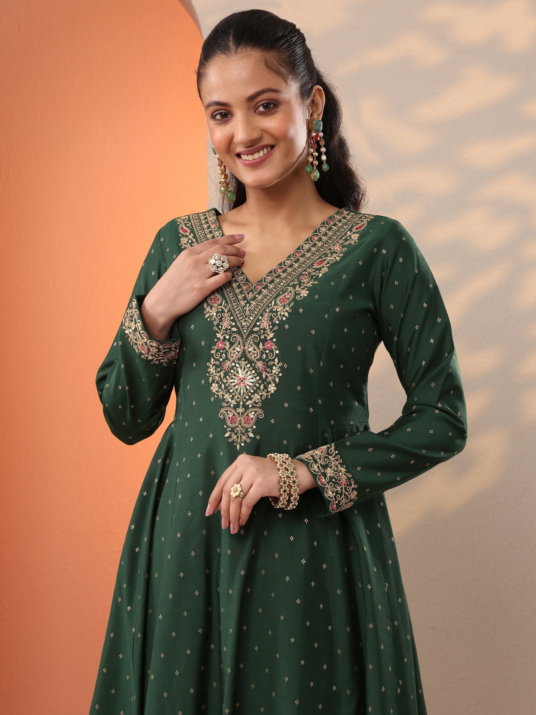 Green Embroidered Silk Blend Anarkali Suit Set With Dupatta