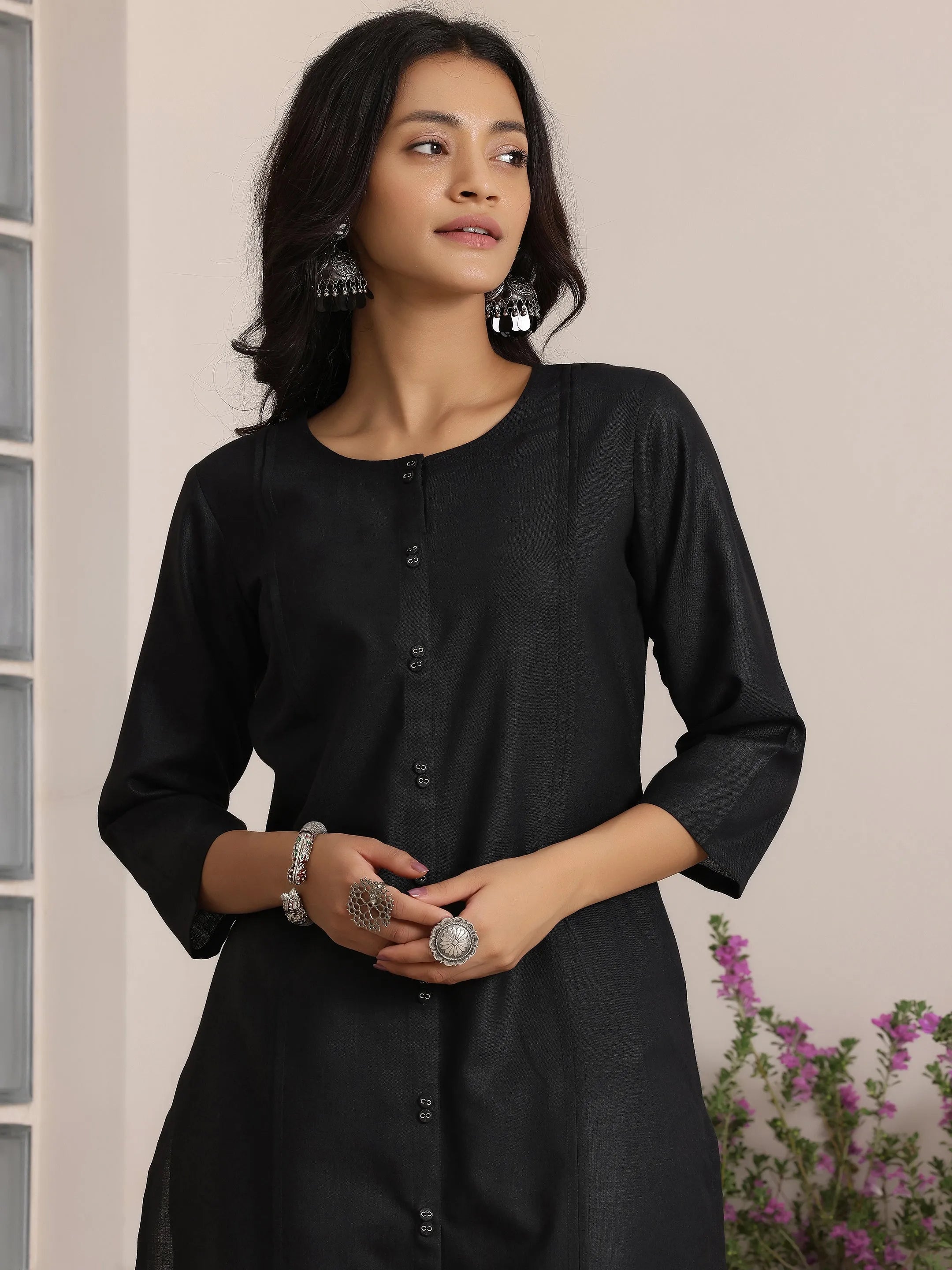 Black Solid Cotton Blend Straight Kurta