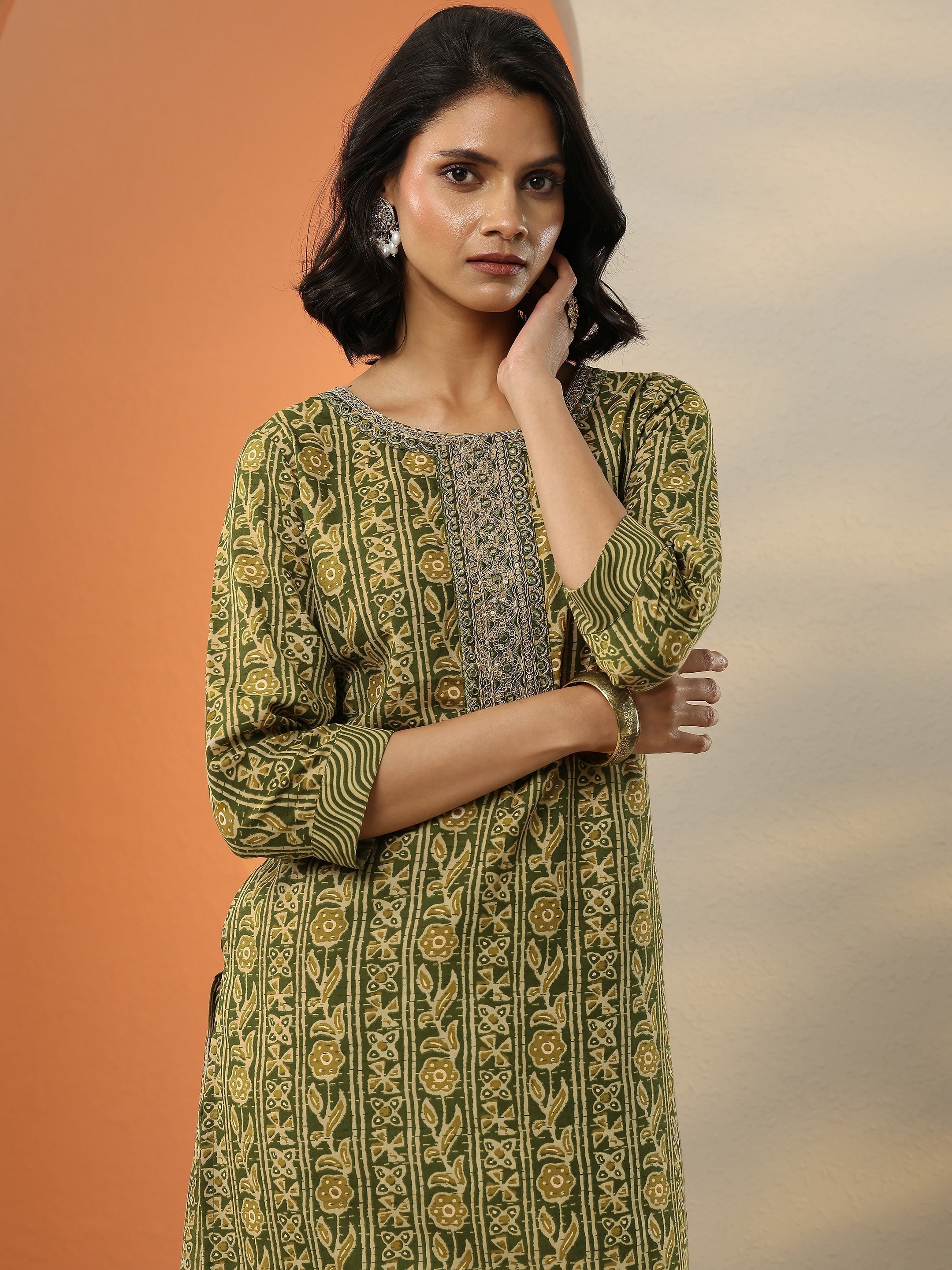 Green Printed Cotton Blend  Straight Suit Set With Dupatta