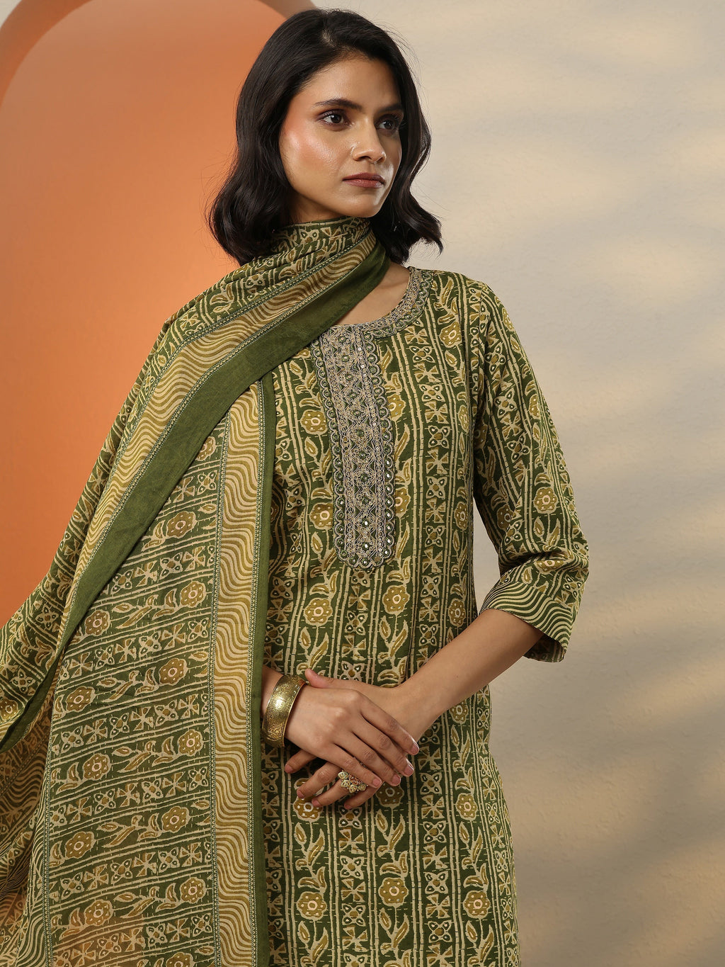 Green Printed Cotton Blend  Straight Suit Set With Dupatta