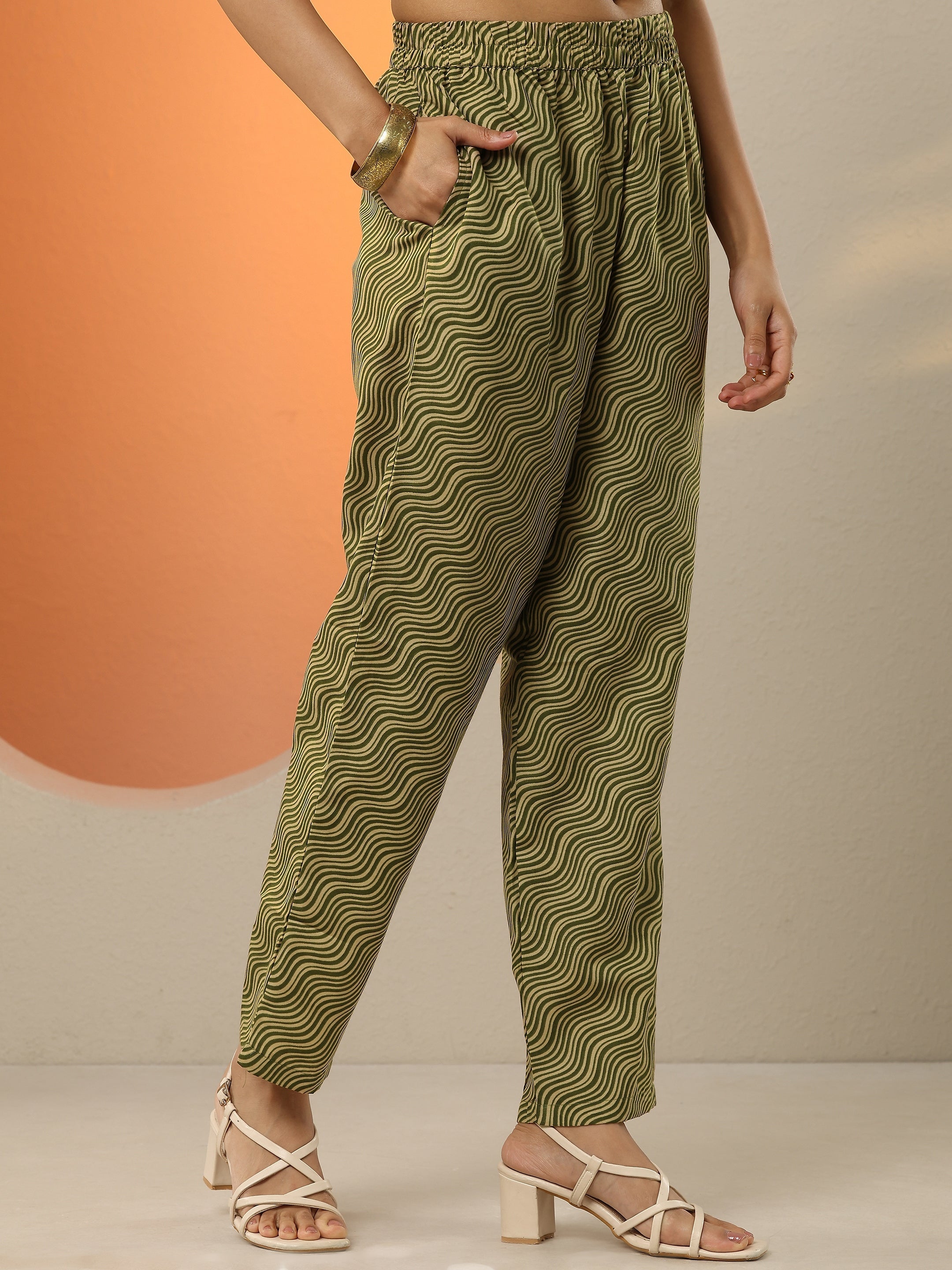 Green Printed Cotton Blend  Straight Suit Set With Dupatta