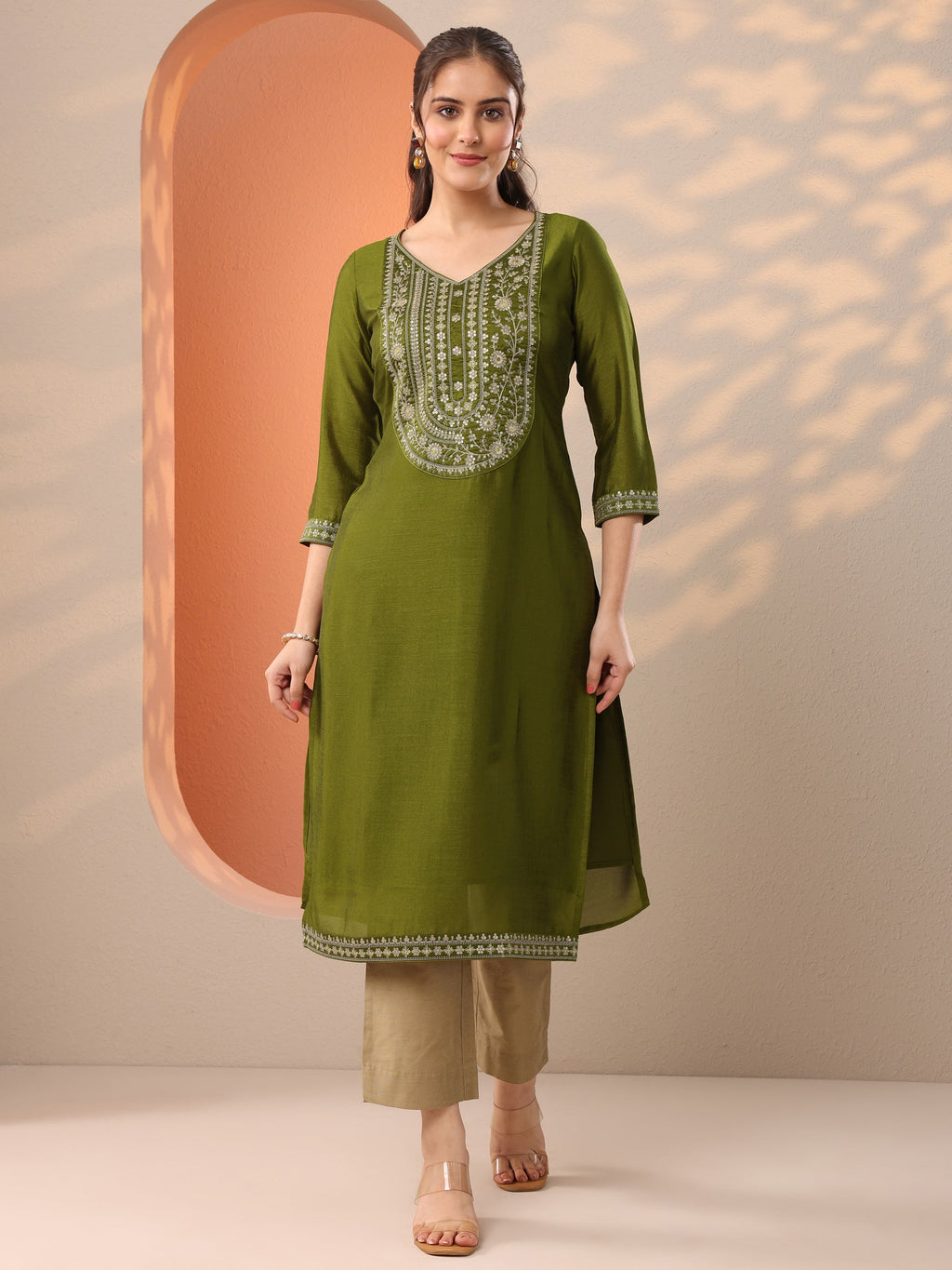 Green Embroidered Silk Blend Straight Kurta