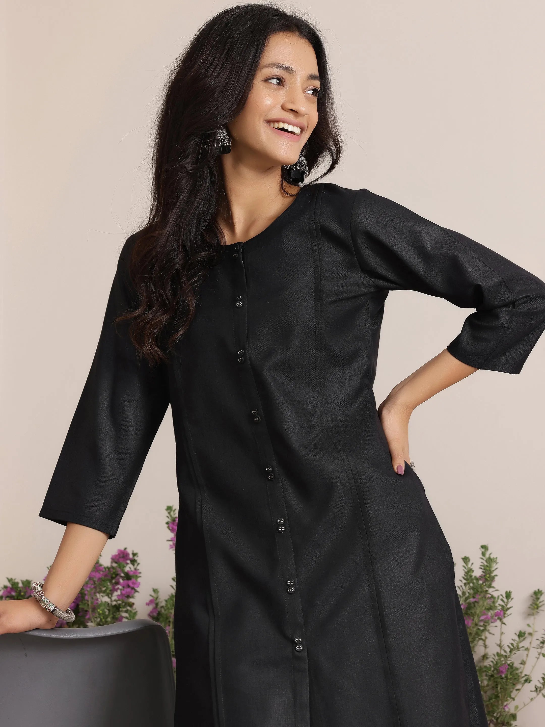 Black Solid Cotton Blend Straight Kurta