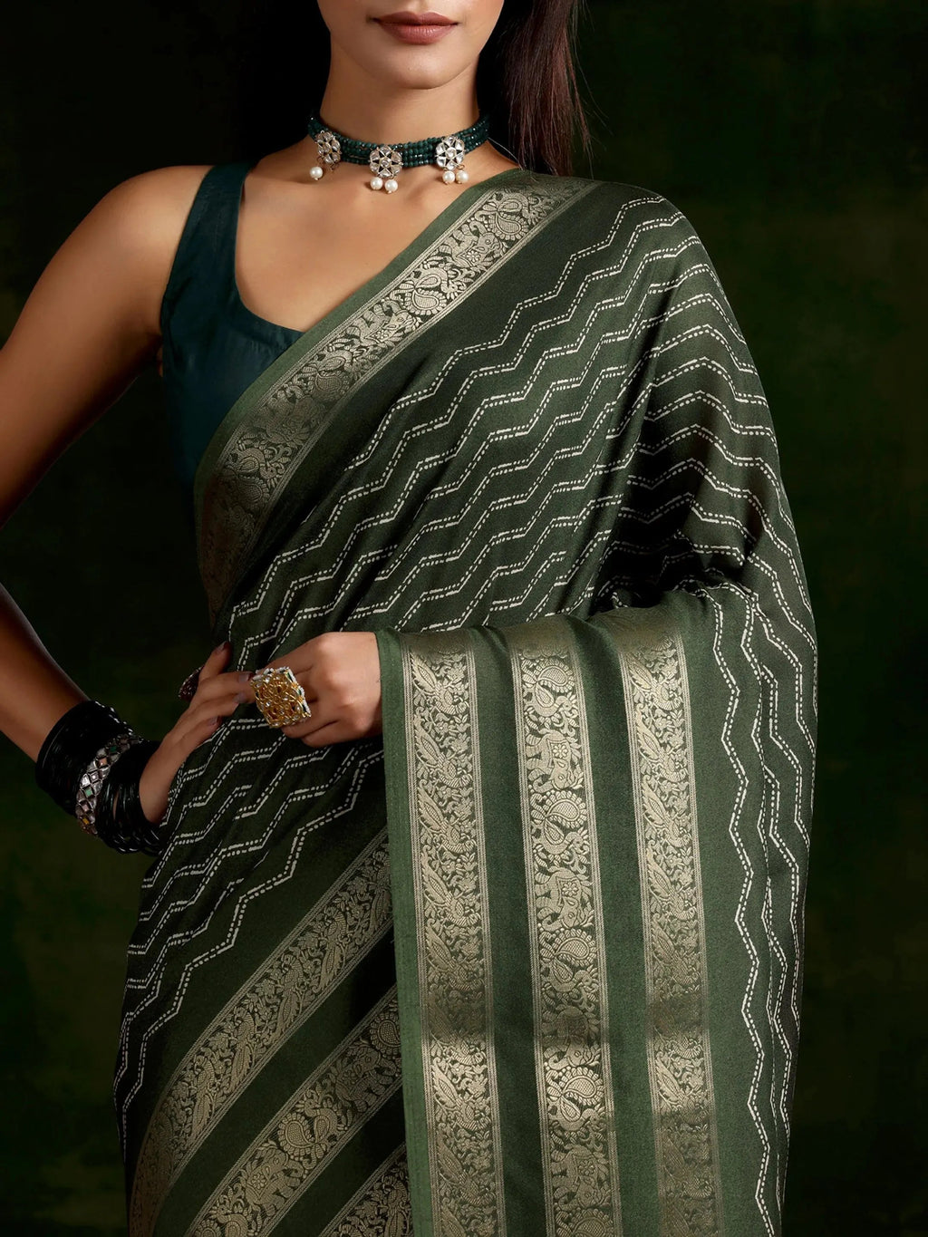 Olive Printed Silk Blend Saree With Unstitched Blouse Piece