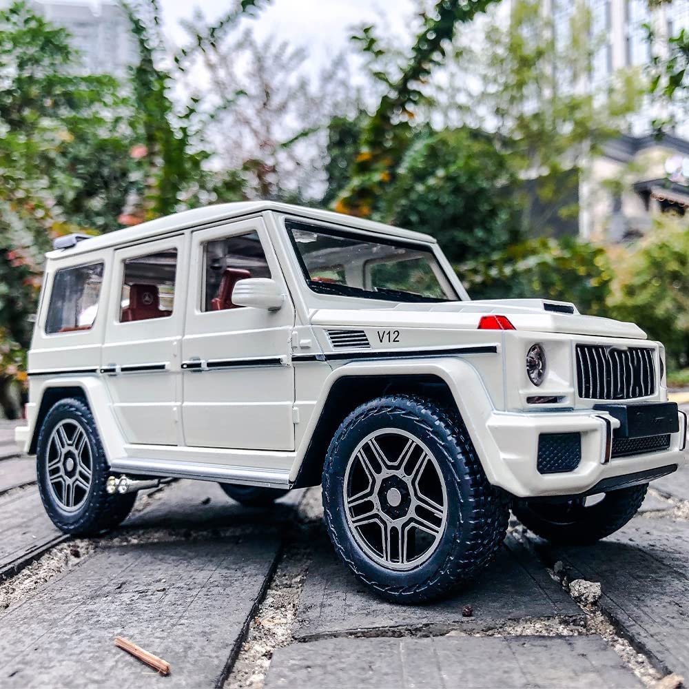 Mercedes-Benz G-Class 1:24  diecast scale model car collectible