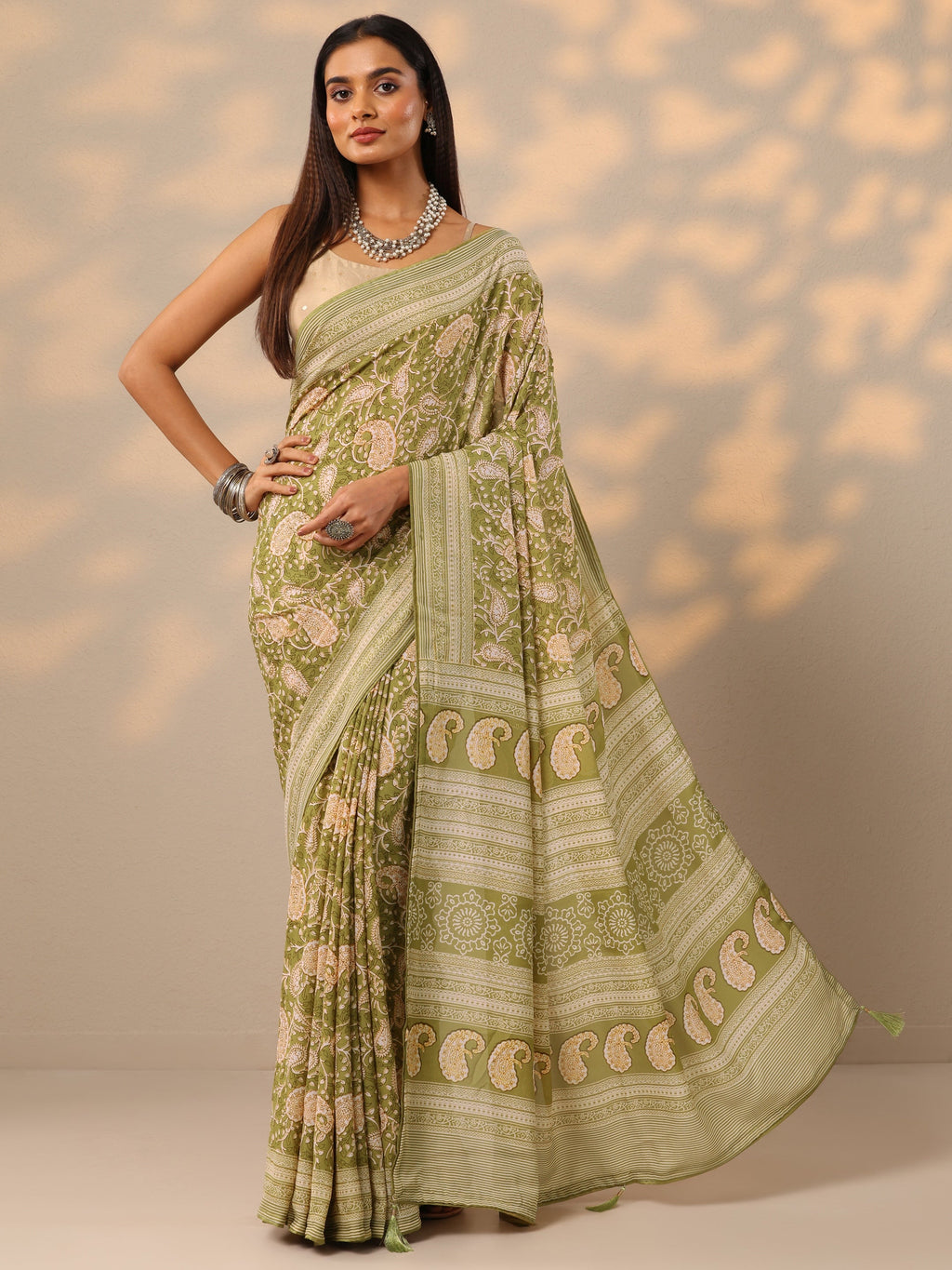 Green Printed Georgette Saree With Unstitched Blouse Piece