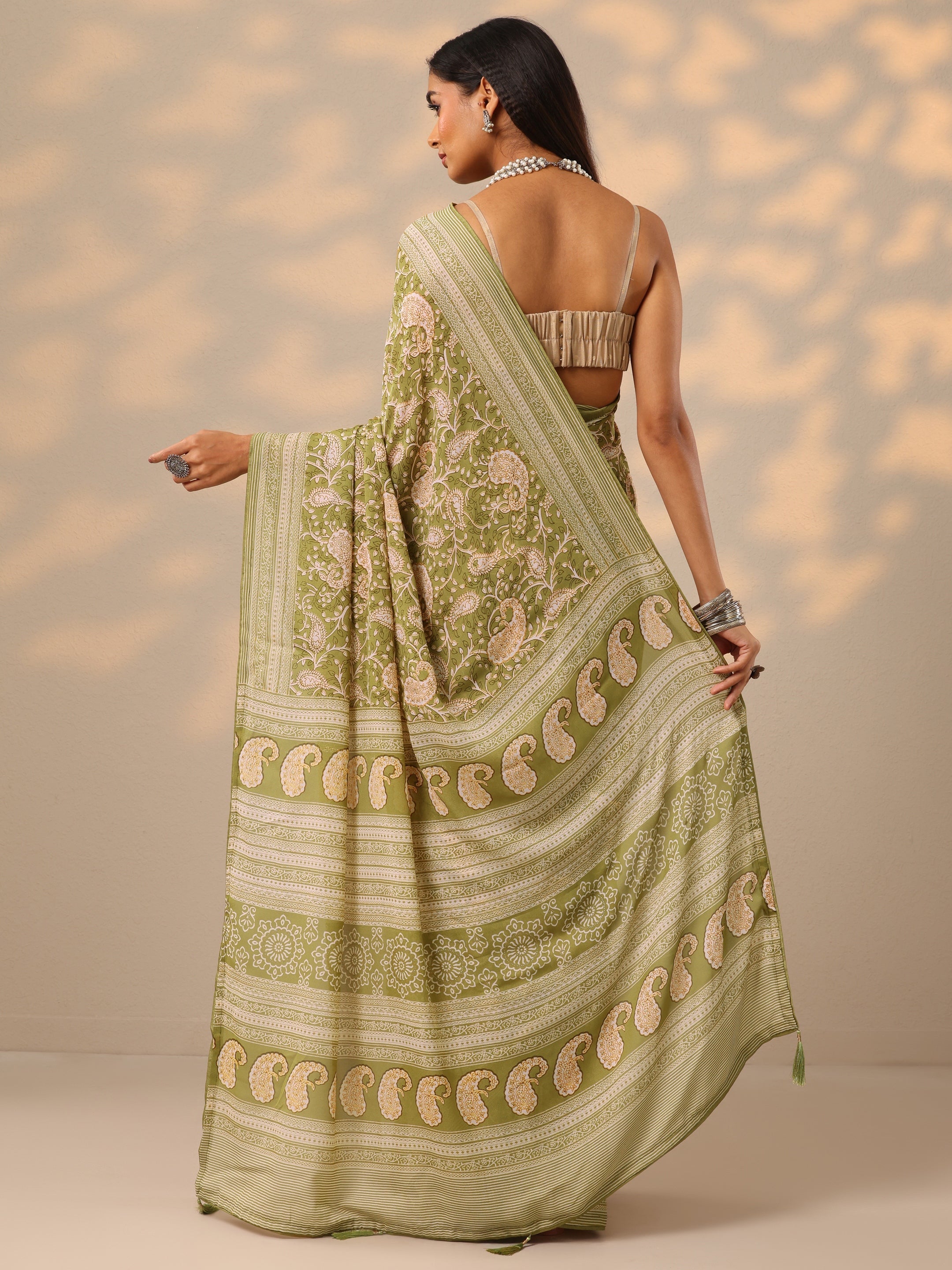 Green Printed Georgette Saree With Unstitched Blouse Piece