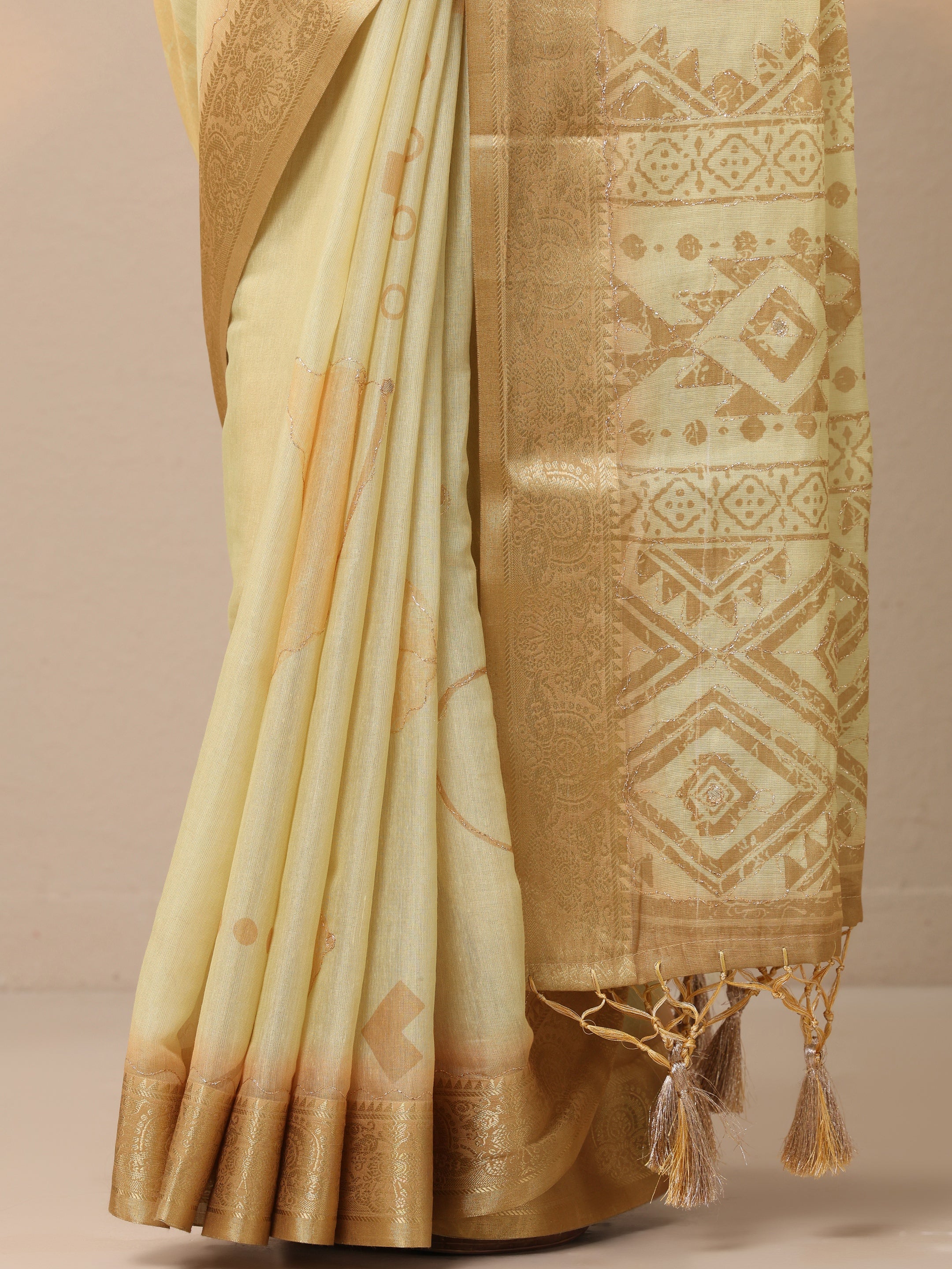 Gold Printed Silk Blend Sarees With Unstitched Blouse Piece