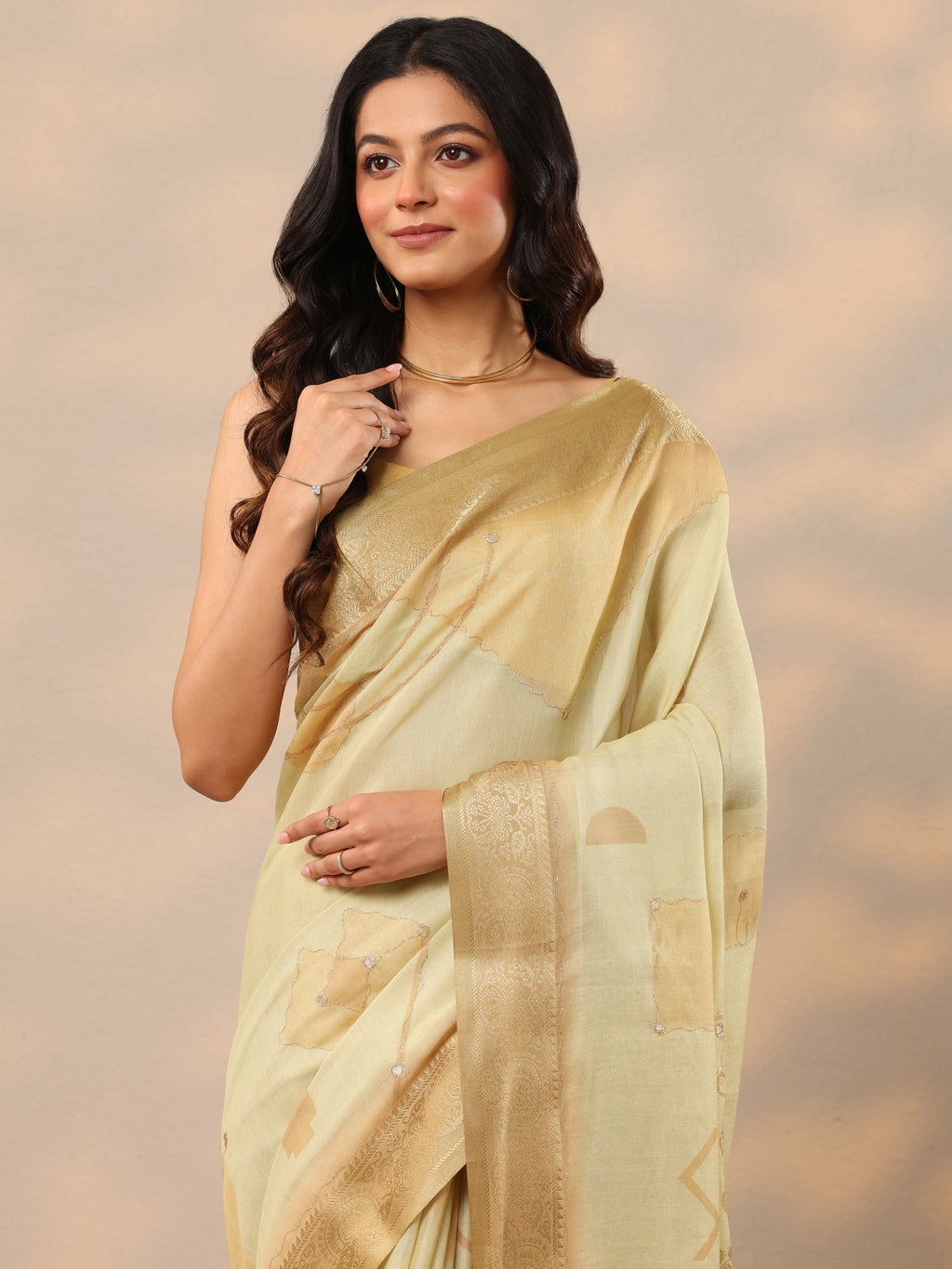 Gold Printed Silk Blend Sarees With Unstitched Blouse Piece