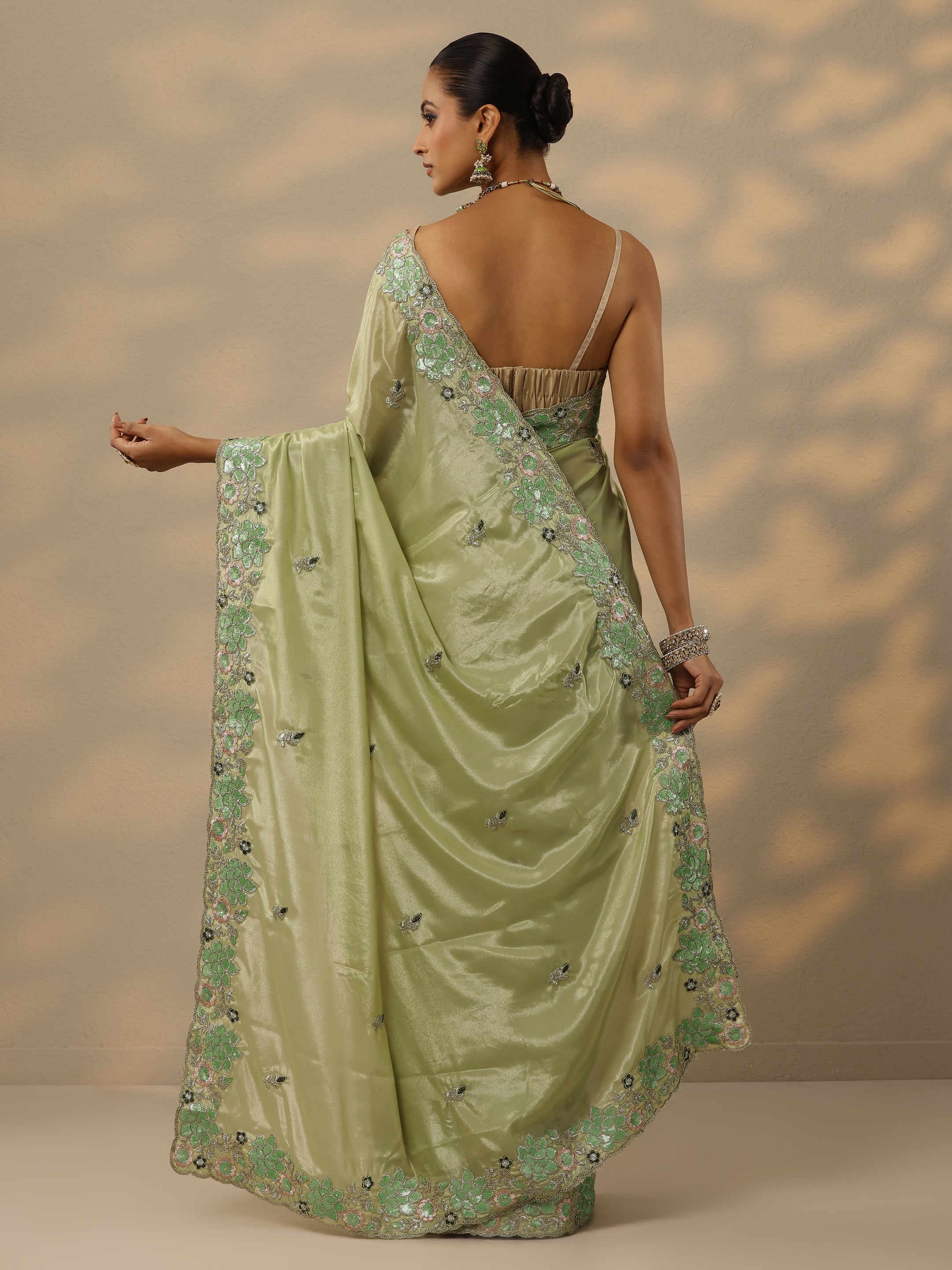 Green Embellished Georgette Saree With Unstitched Blouse Piece
