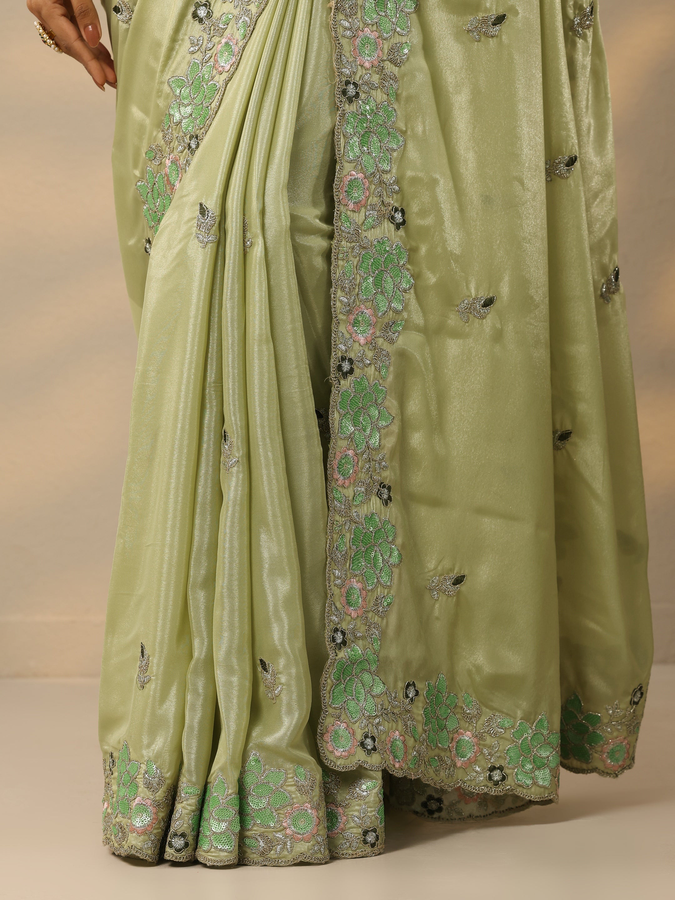 Green Embellished Georgette Saree With Unstitched Blouse Piece
