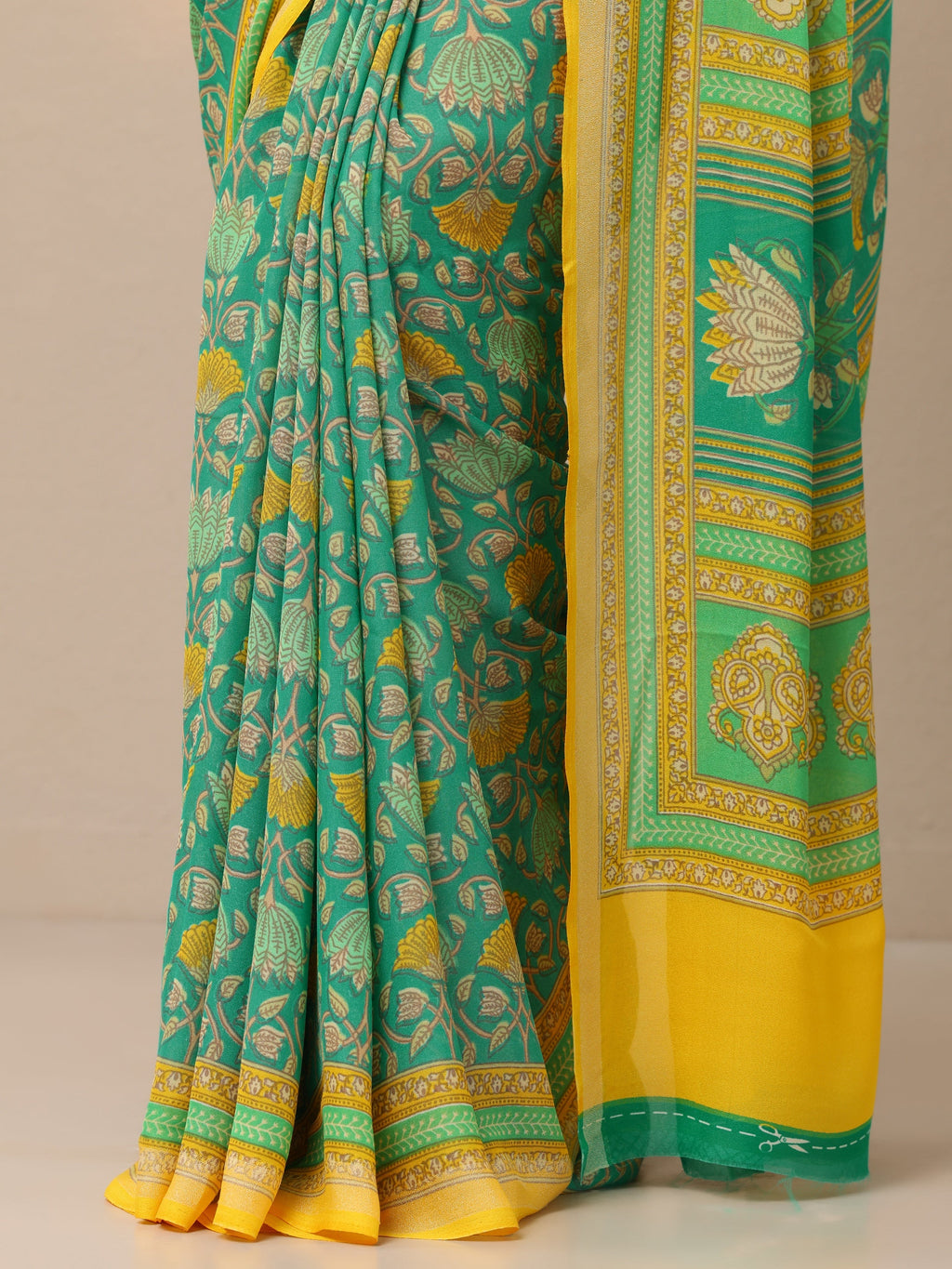 Green Printed Georgette Sarees With Unstitched Blouse Piece