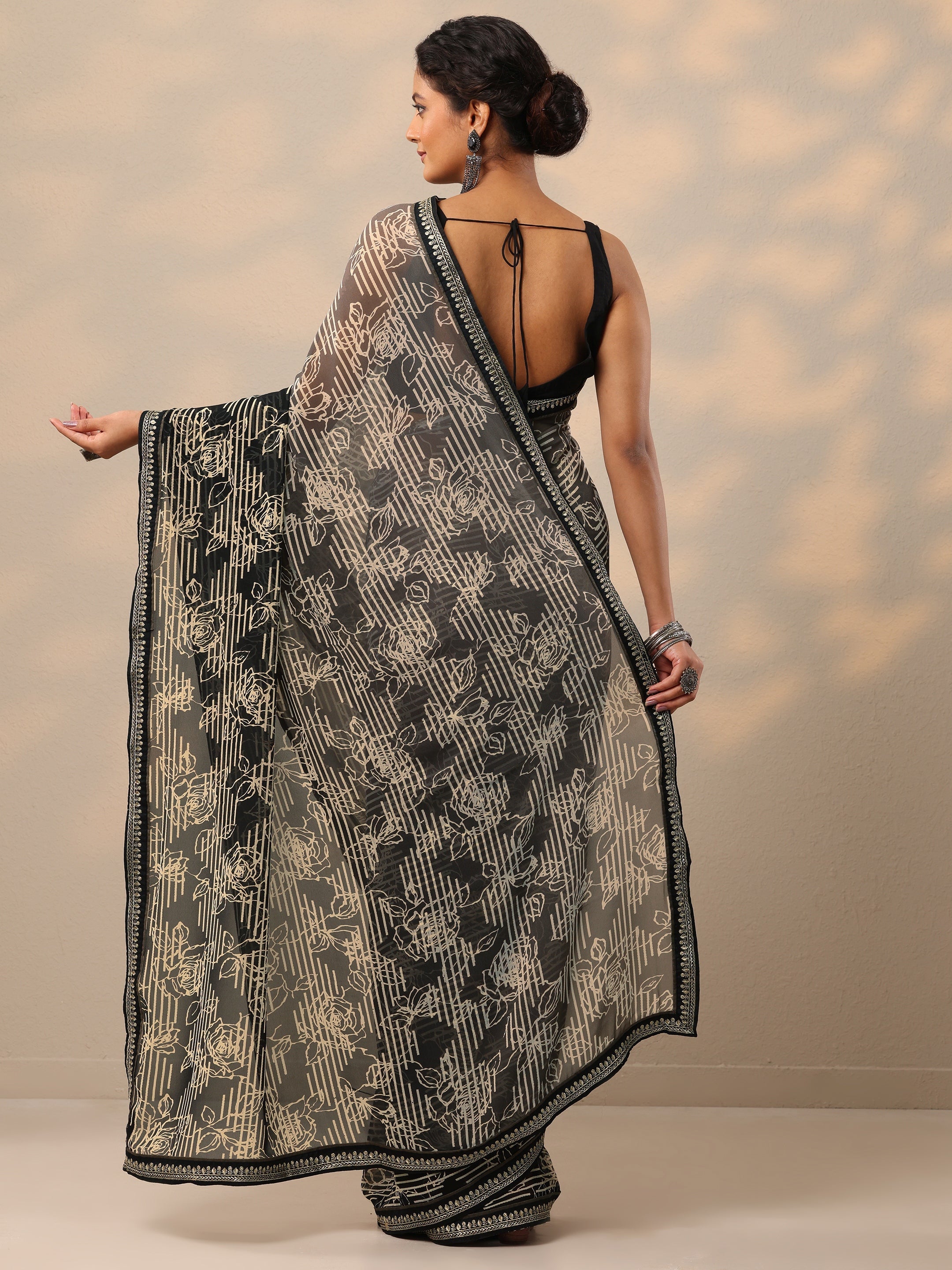 Black Printed Georgette Saree With Unstitched Blouse Piece