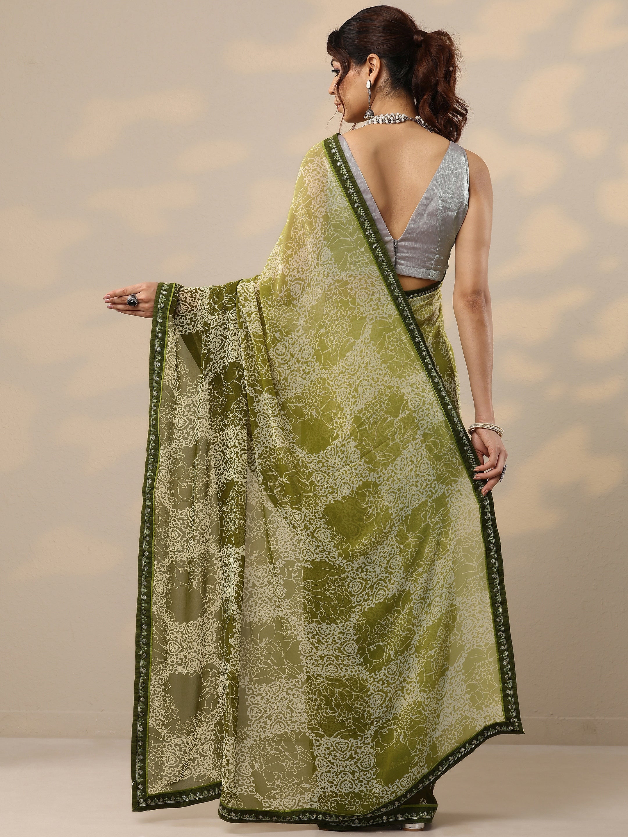 Green Printed Georgette Sarees With Unstitched Blouse Piece
