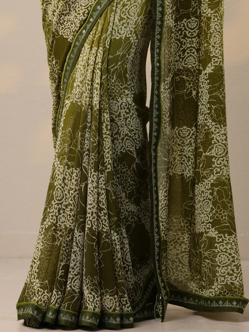 Green Printed Georgette Sarees With Unstitched Blouse Piece