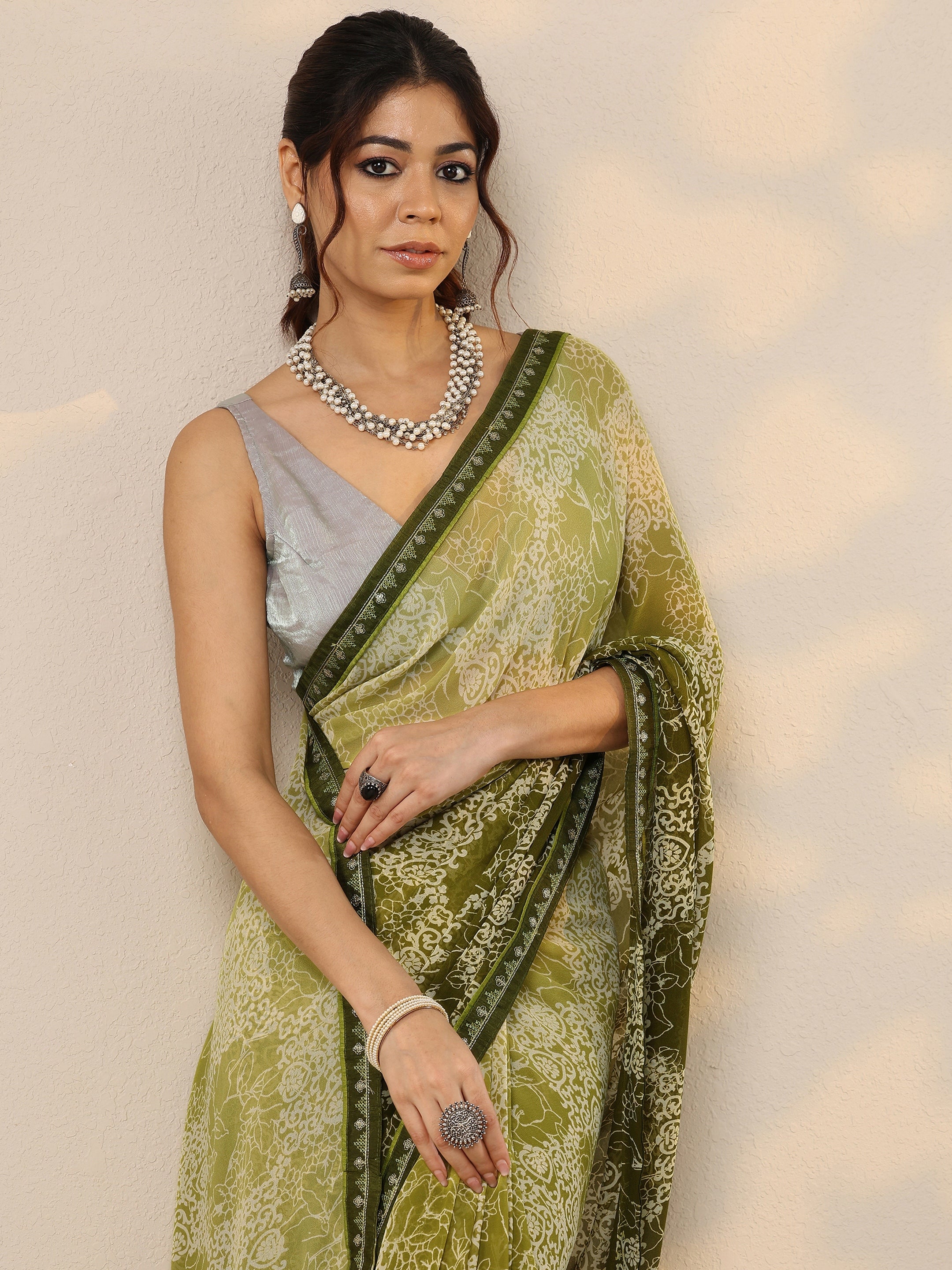 Green Printed Georgette Sarees With Unstitched Blouse Piece