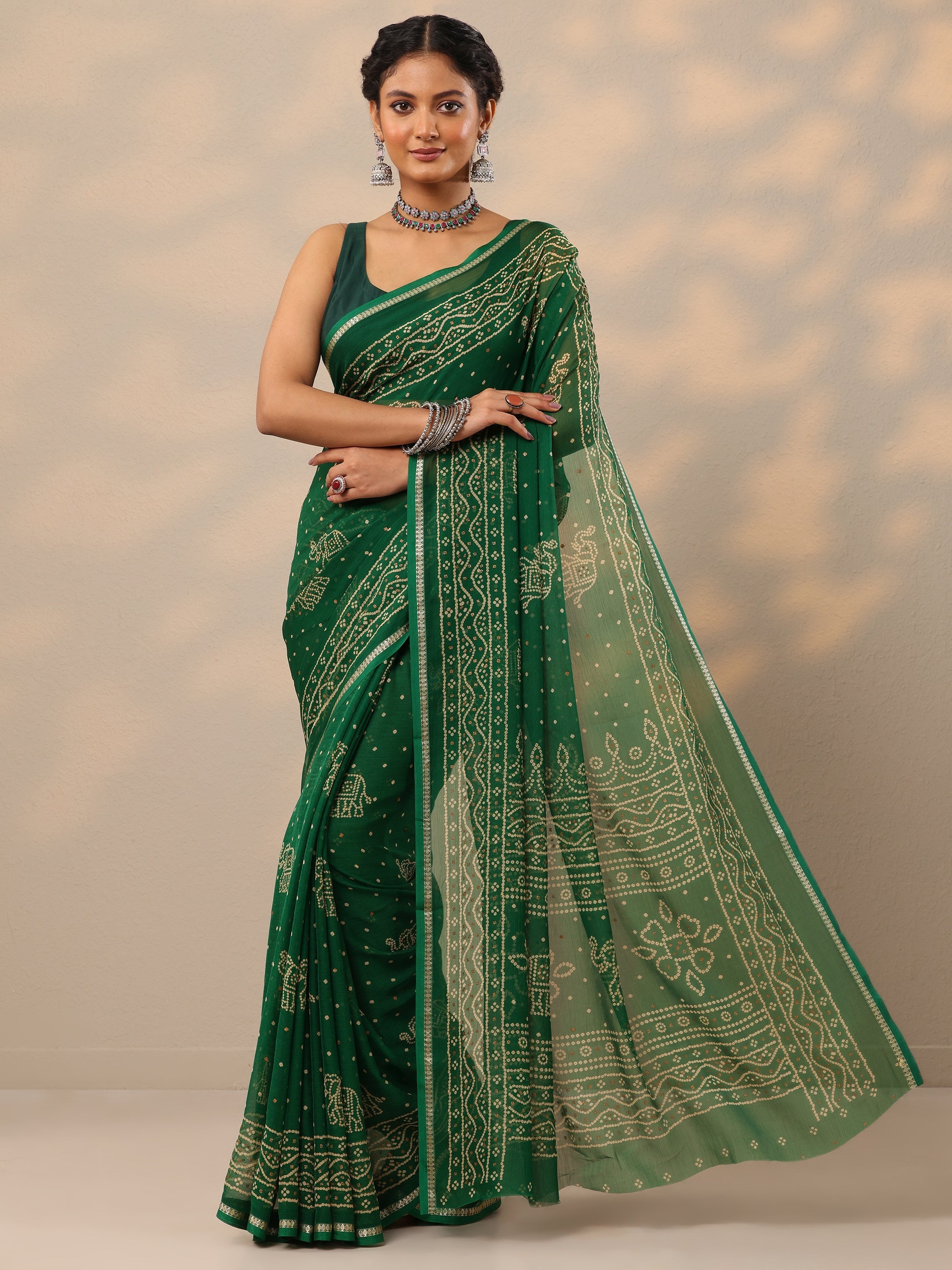 Green Bandhani Printed Chiffon Saree With Unstitched Blouse Piece