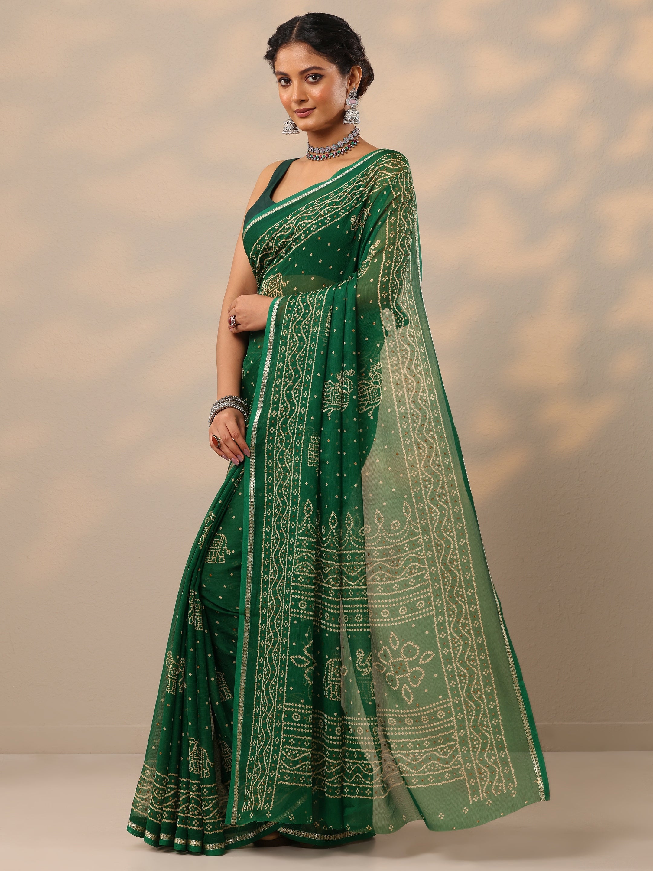 Green Bandhani Printed Chiffon Saree With Unstitched Blouse Piece