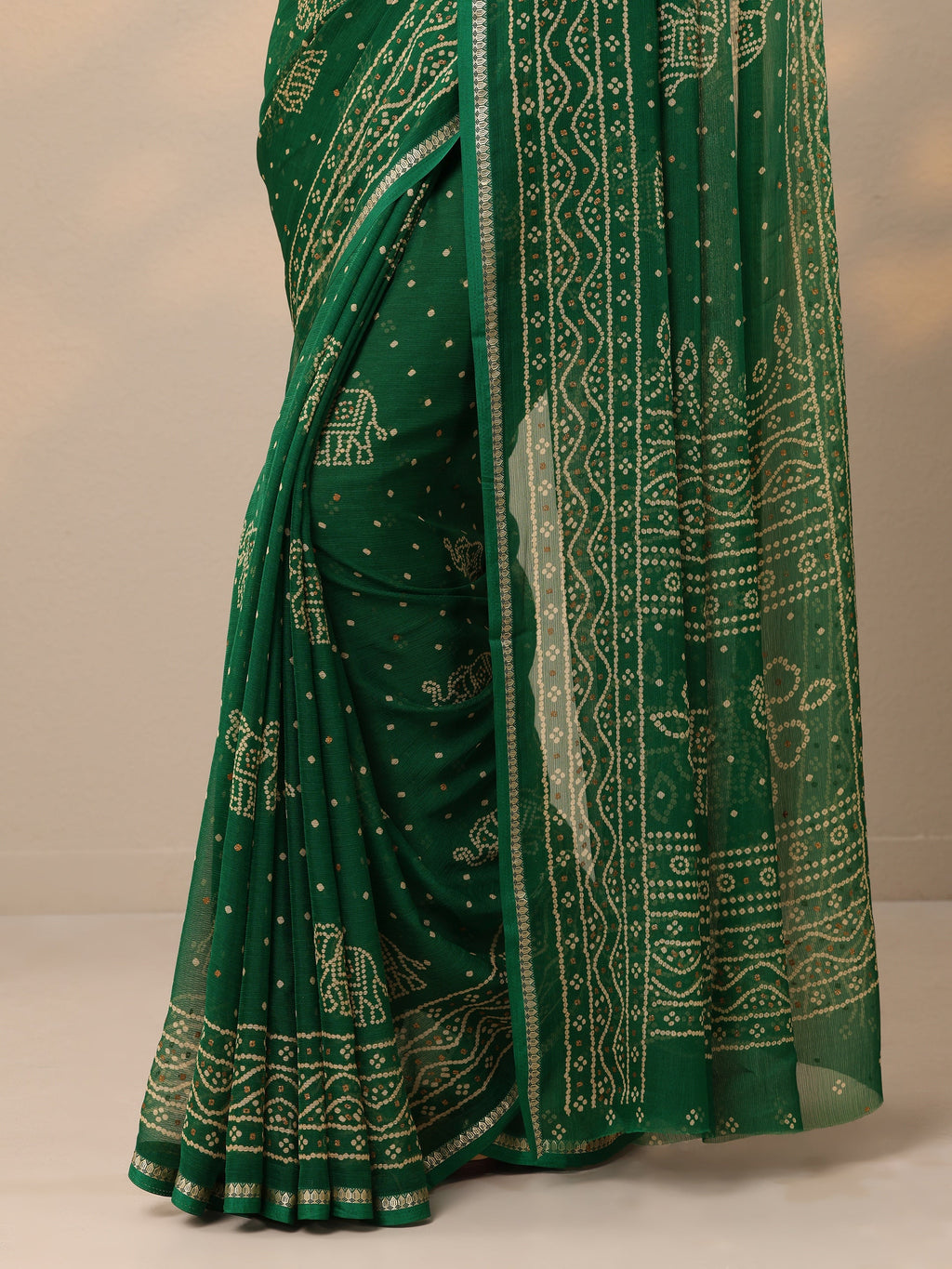 Green Bandhani Printed Chiffon Saree With Unstitched Blouse Piece