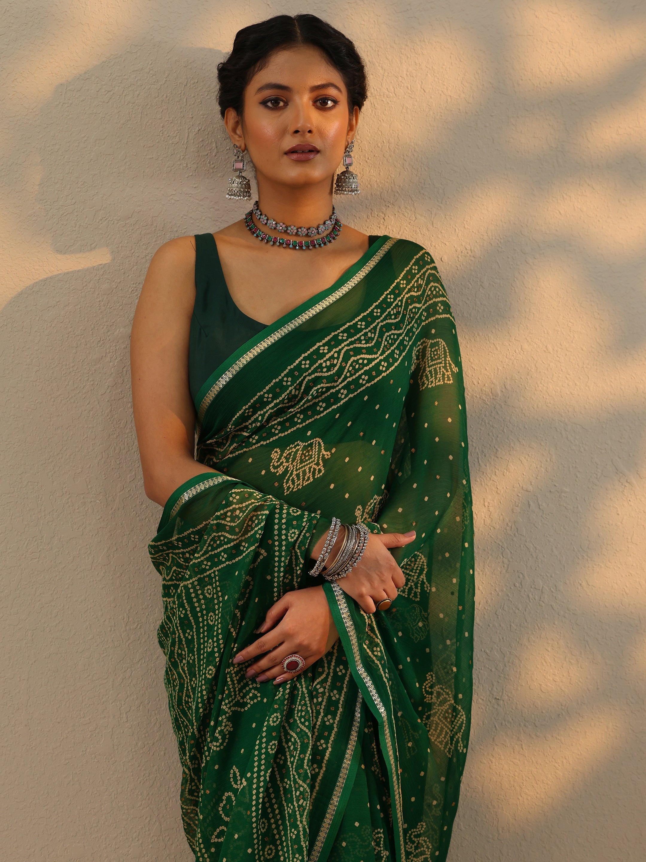Green Bandhani Printed Chiffon Saree With Unstitched Blouse Piece