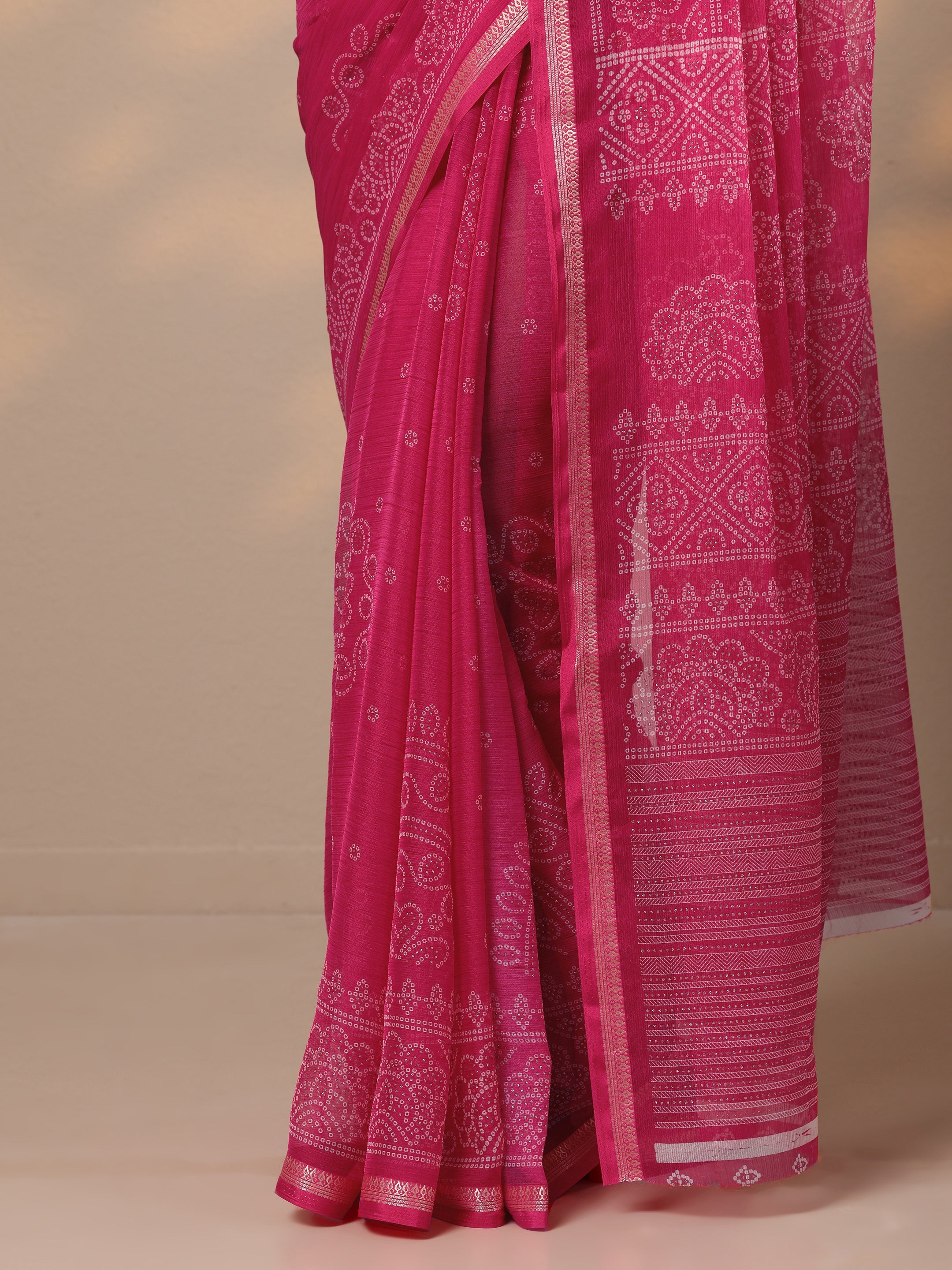 Pink Bandhani Printed Chiffon Saree With Unstitched Blouse Piece