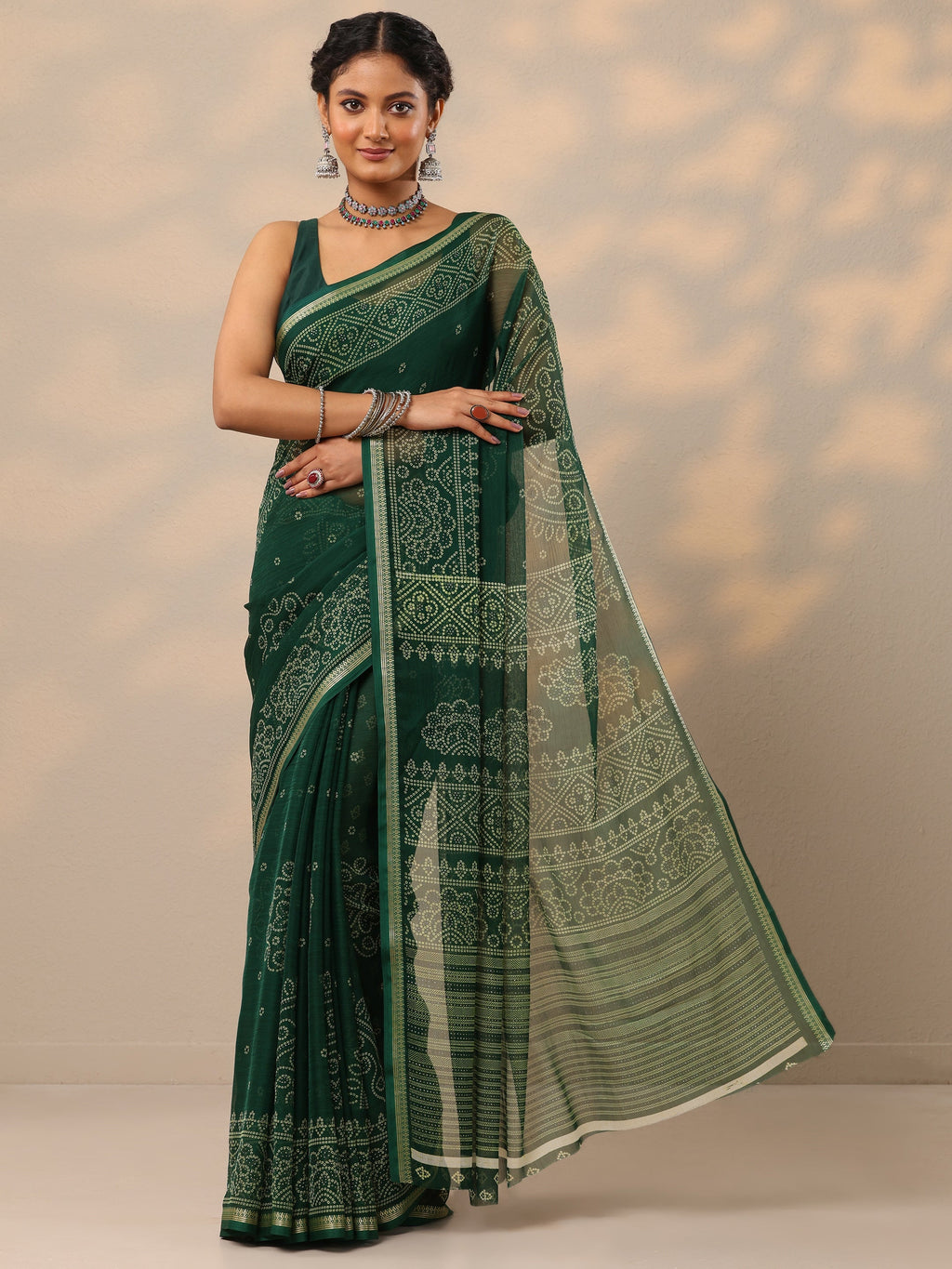 Green Bandhani Printed Chiffon Saree With Unstitched Blouse Piece