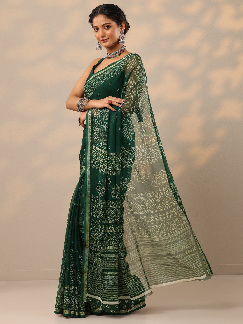Green Bandhani Printed Chiffon Saree With Unstitched Blouse Piece