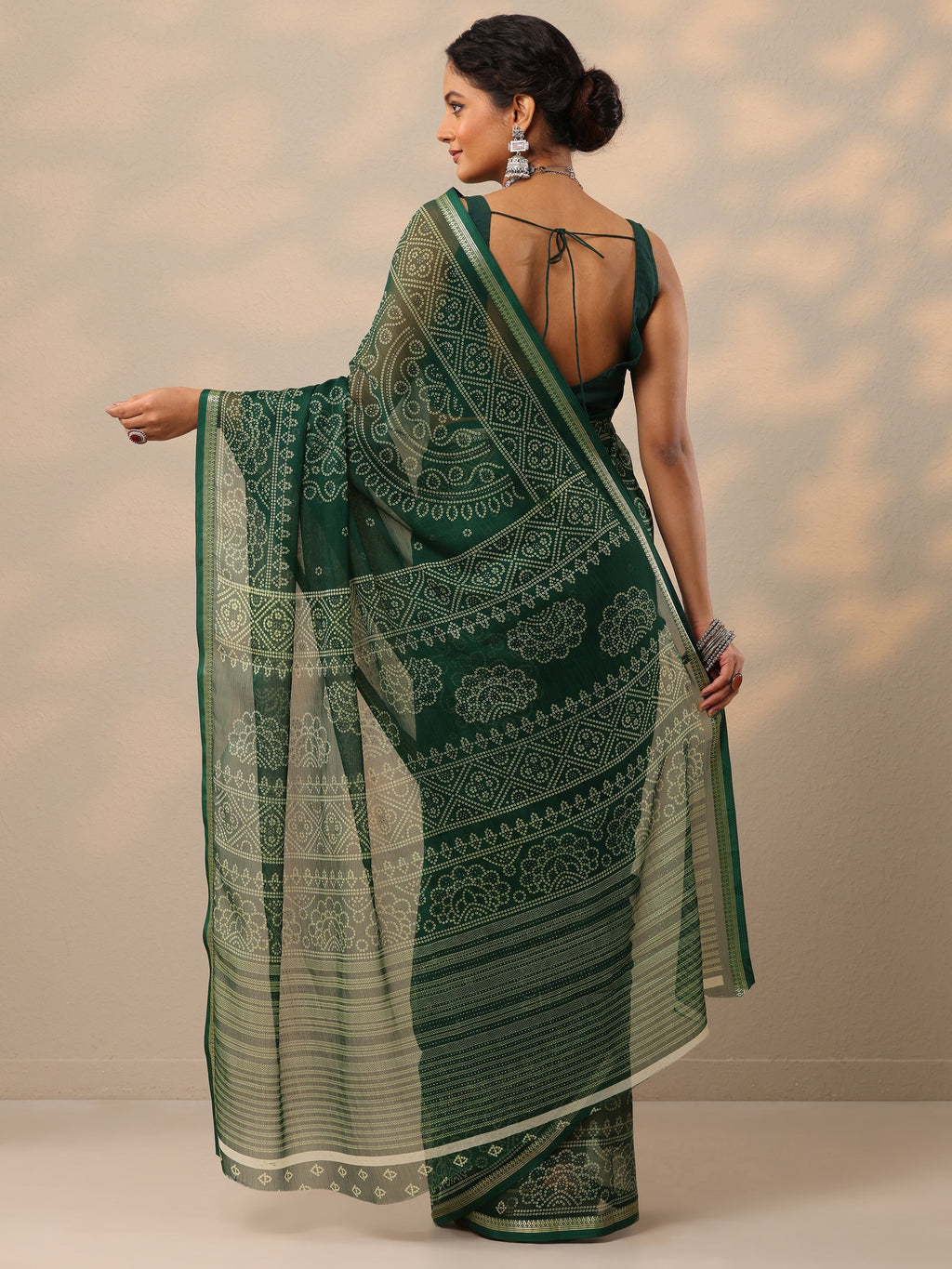 Green Bandhani Printed Chiffon Saree With Unstitched Blouse Piece