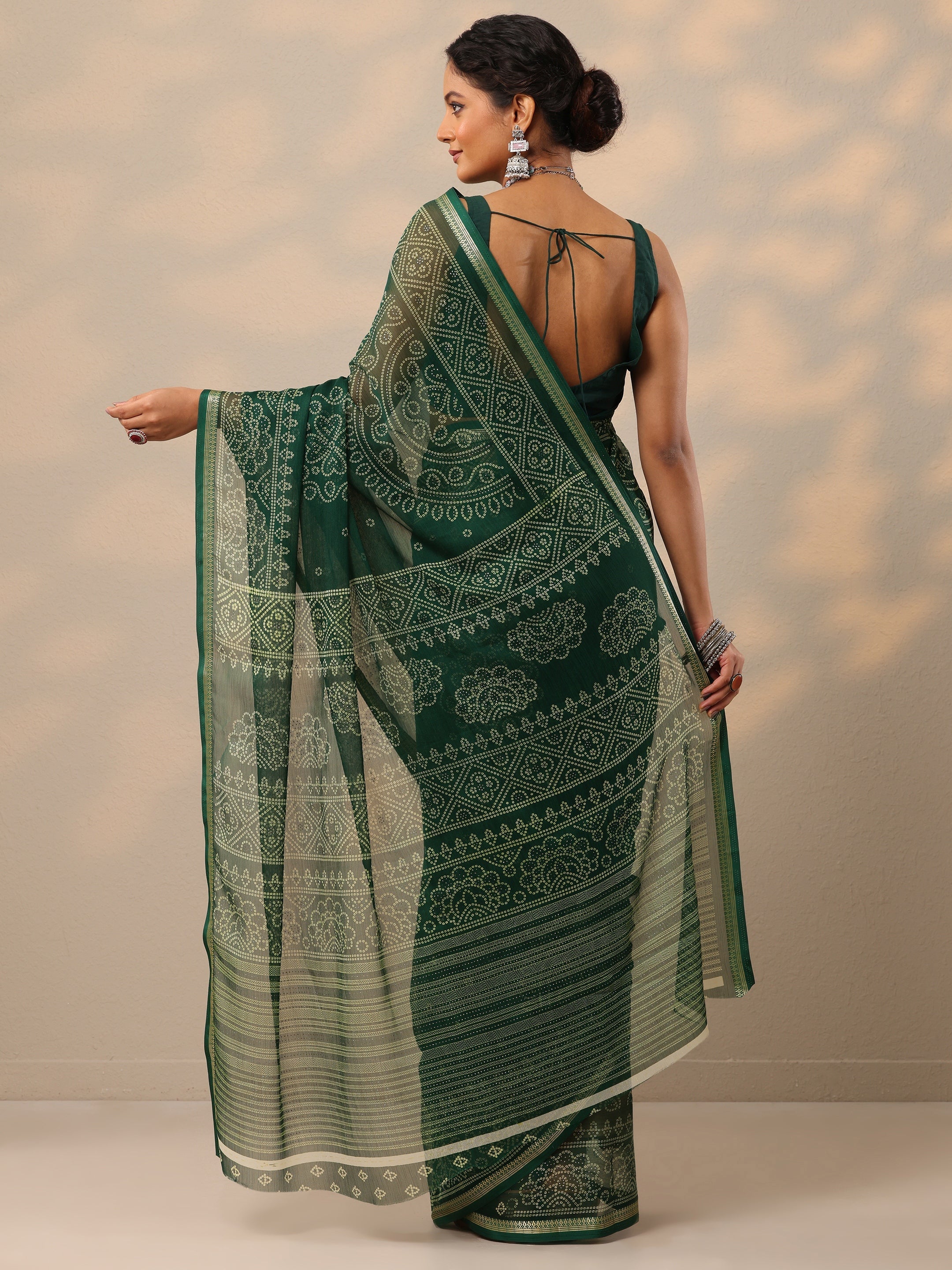 Green Bandhani Printed Chiffon Saree With Unstitched Blouse Piece