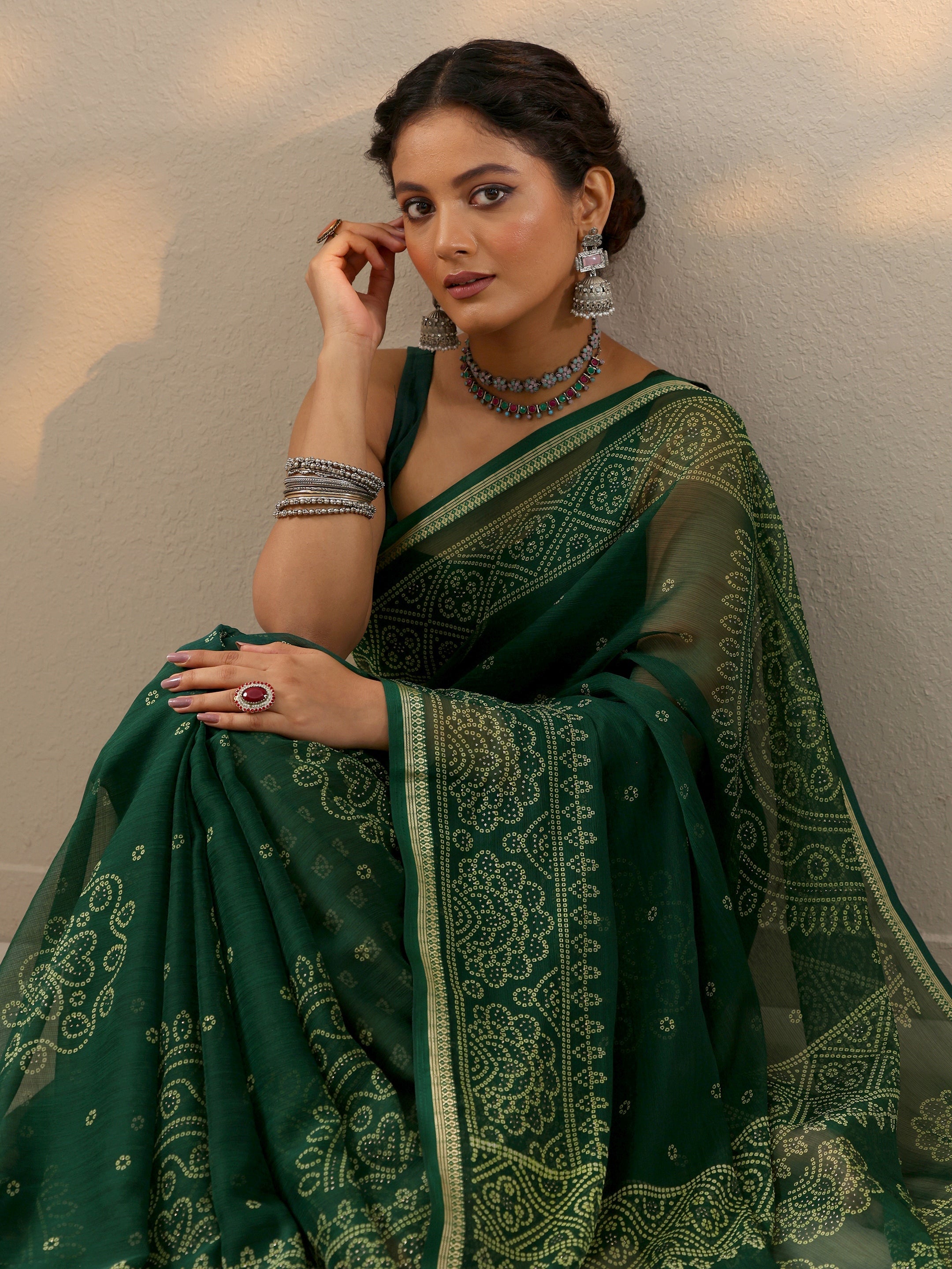 Green Bandhani Printed Chiffon Saree With Unstitched Blouse Piece
