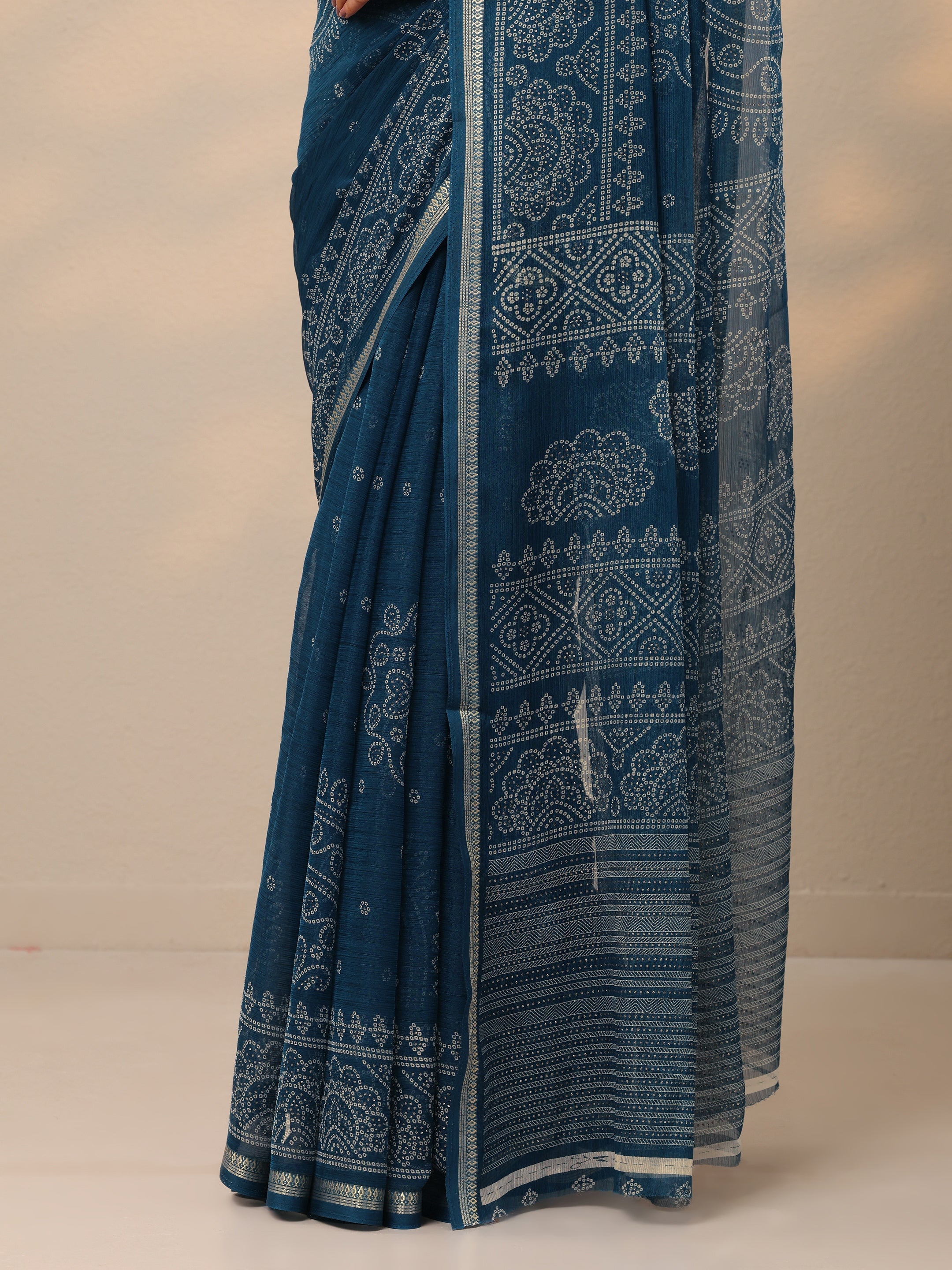 Navy blue Printed Chiffon Saree With Unstitched Blouse Piece