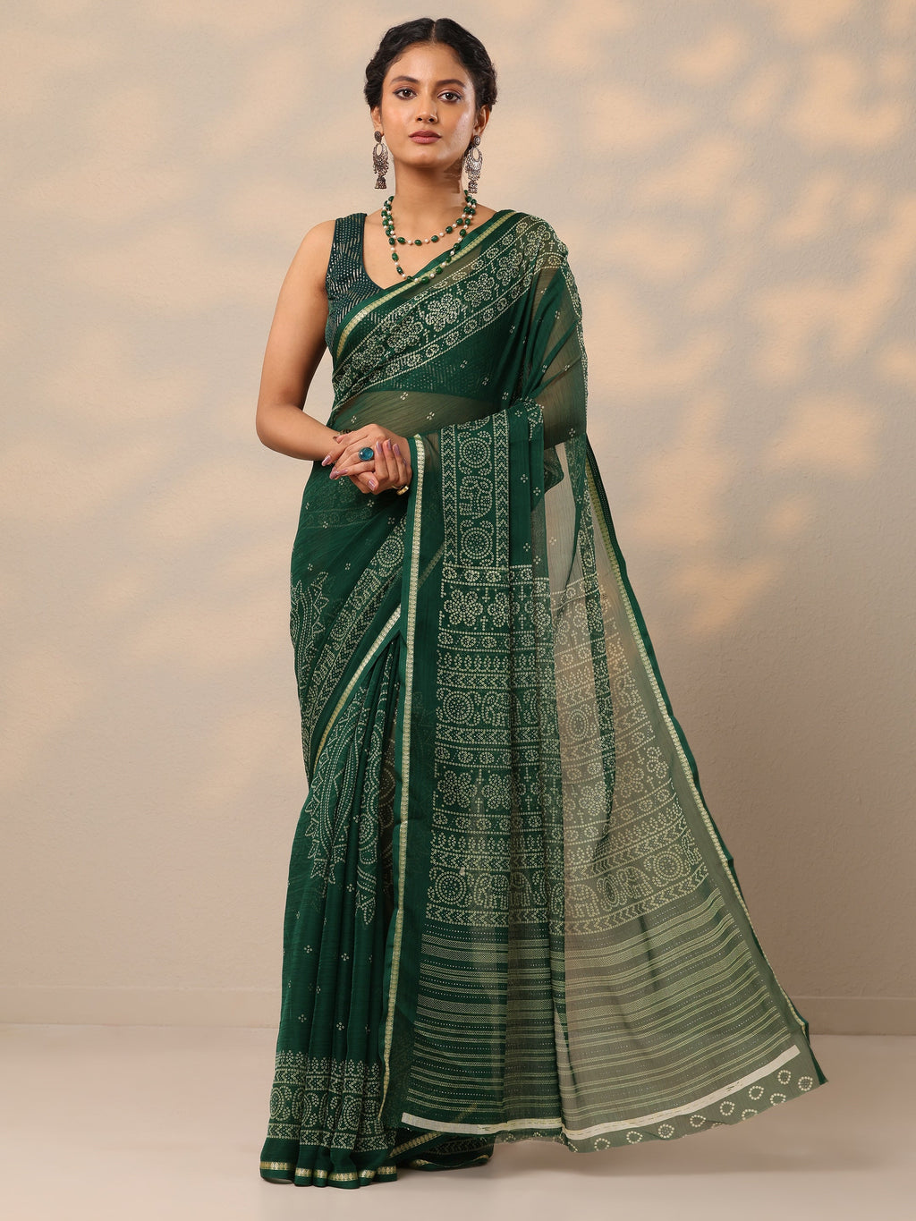 Green Bandhani Printed Chiffon Saree With Unstitched Blouse Piece