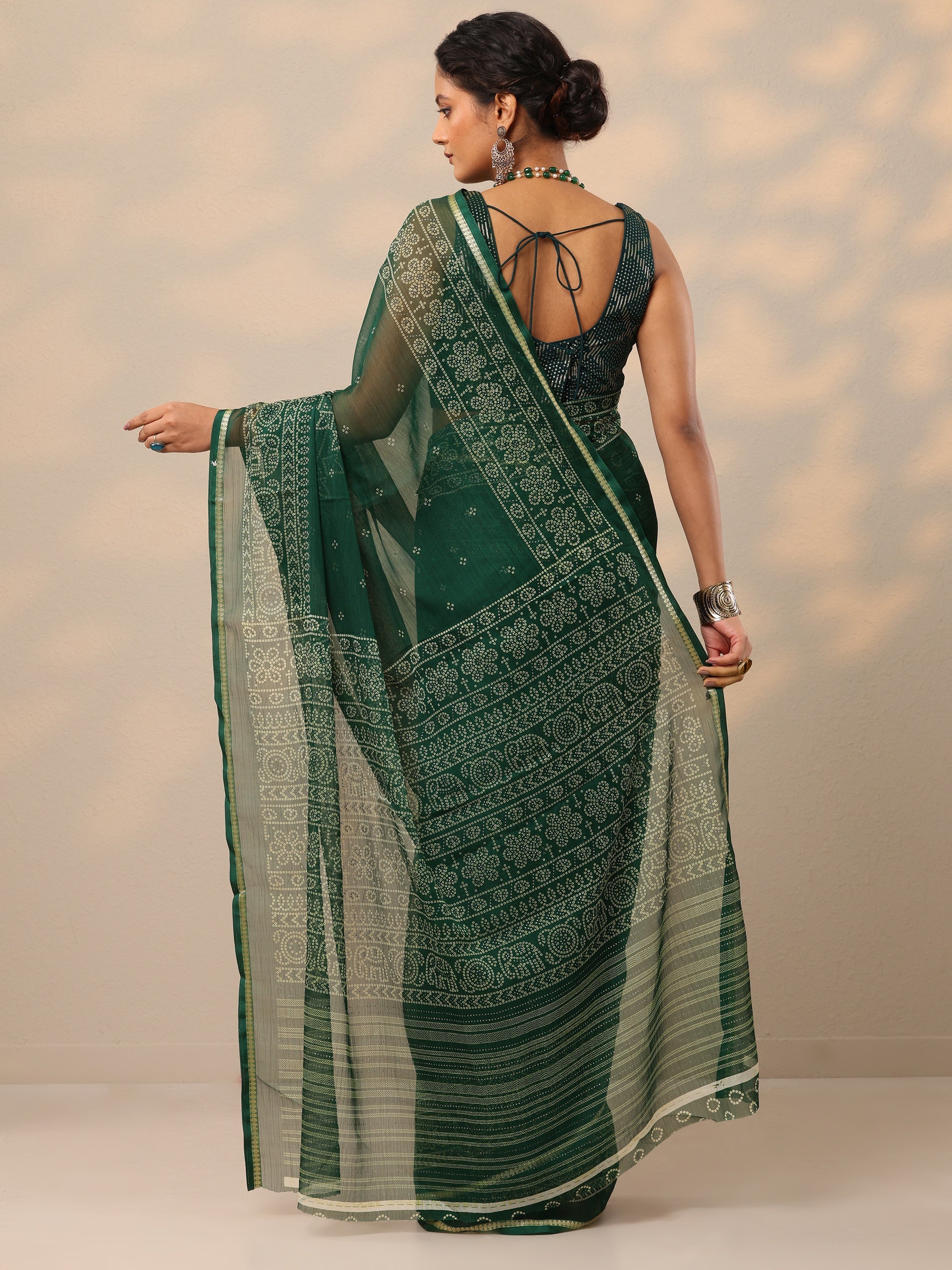 Green Bandhani Printed Chiffon Saree With Unstitched Blouse Piece