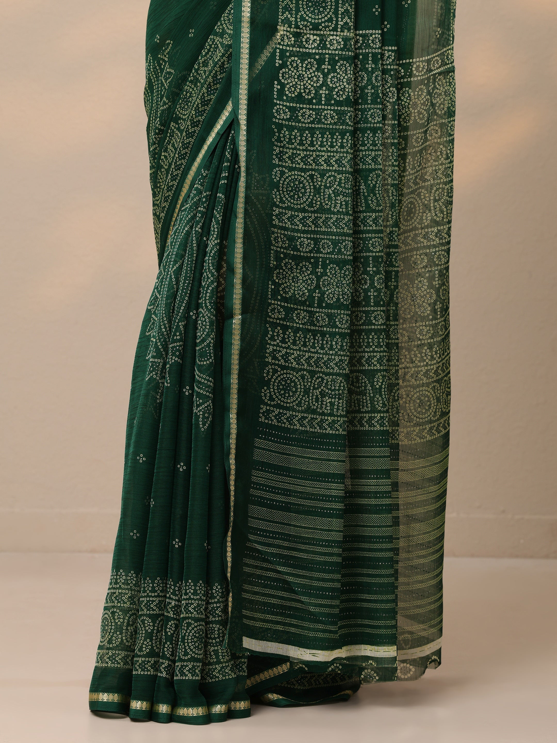 Green Bandhani Printed Chiffon Saree With Unstitched Blouse Piece