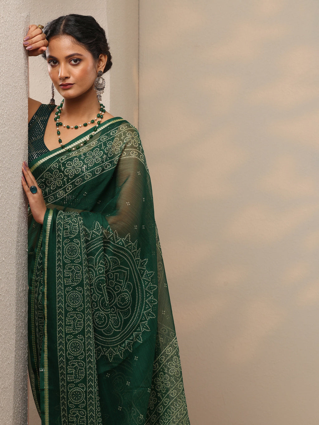 Green Bandhani Printed Chiffon Saree With Unstitched Blouse Piece