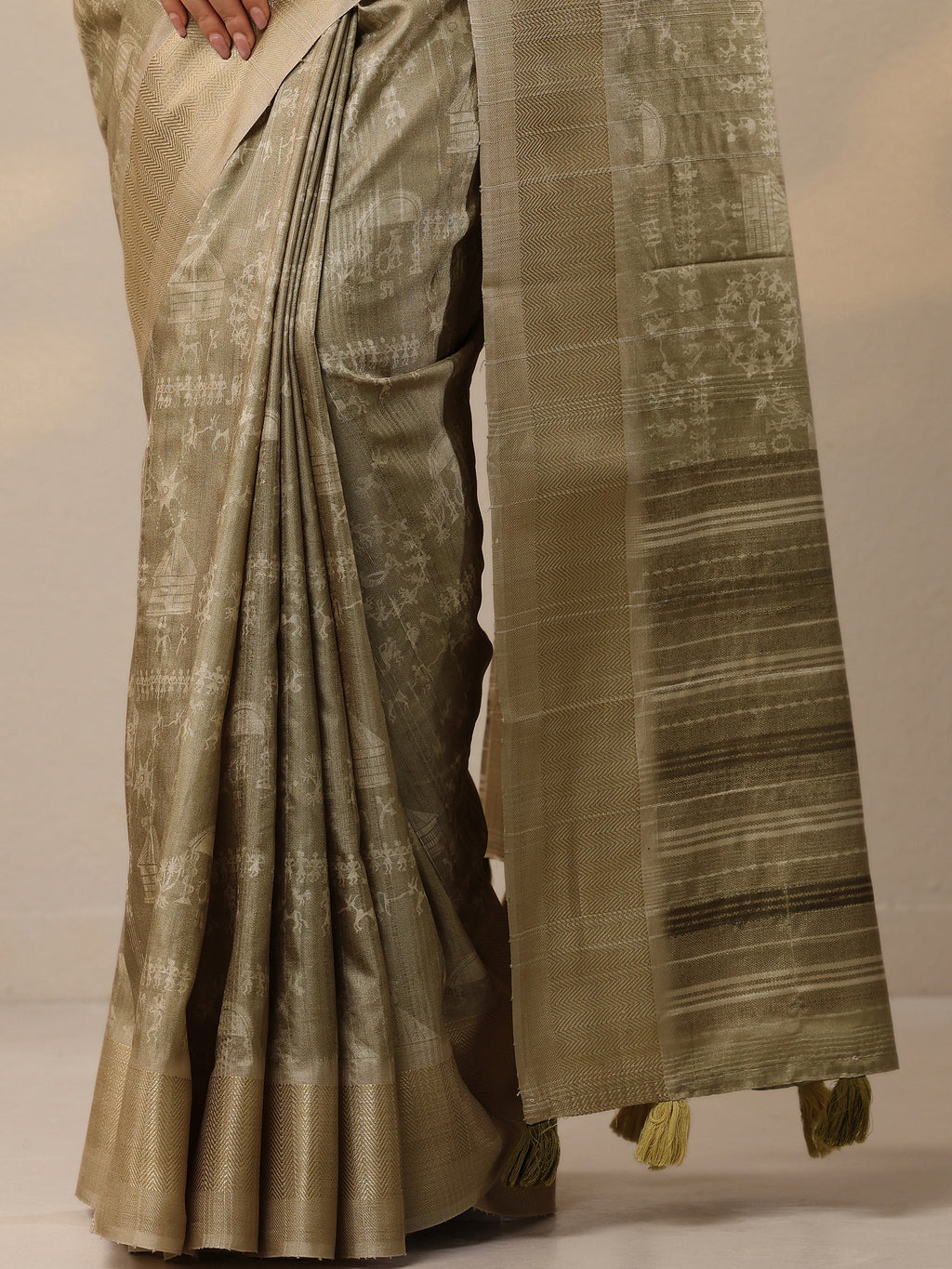 Gold Printed Silk Blend Sarees With Unstitched Blouse Piece