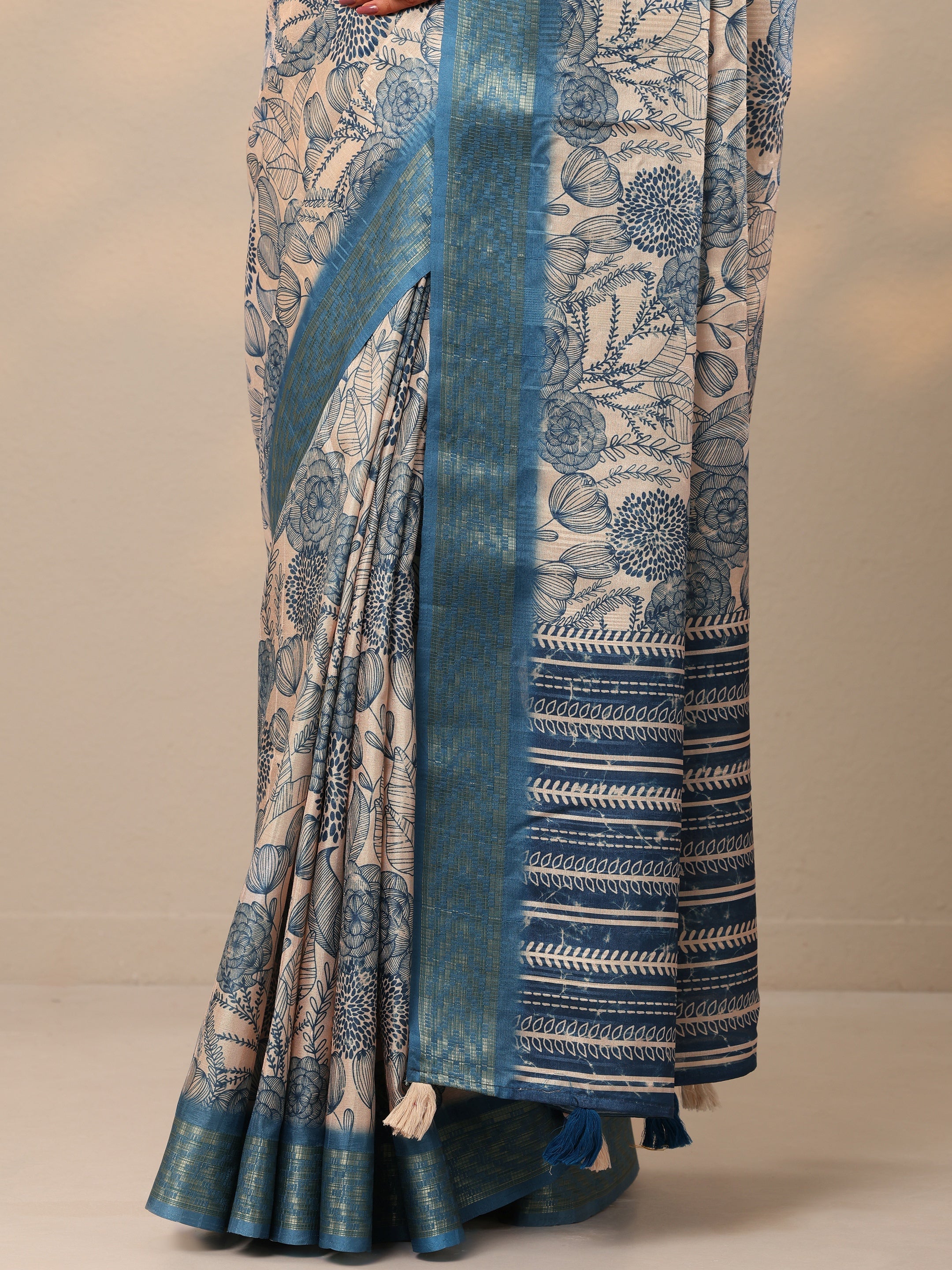 Blue Printed Silk blend Saree With Unstitched Blouse Piece