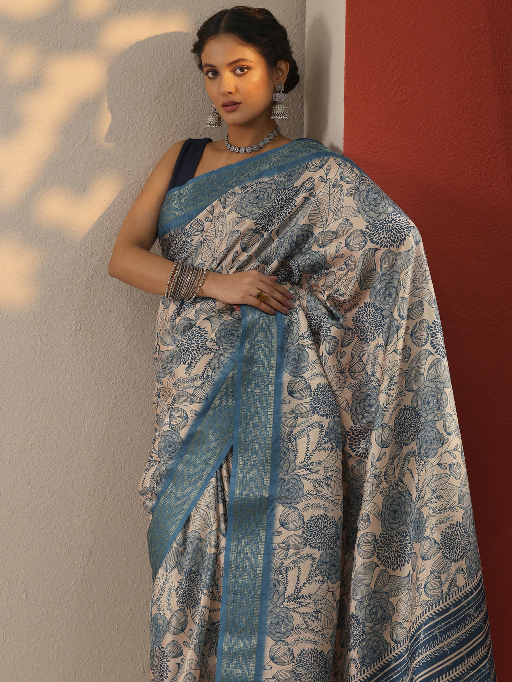 Blue Printed Silk blend Saree With Unstitched Blouse Piece