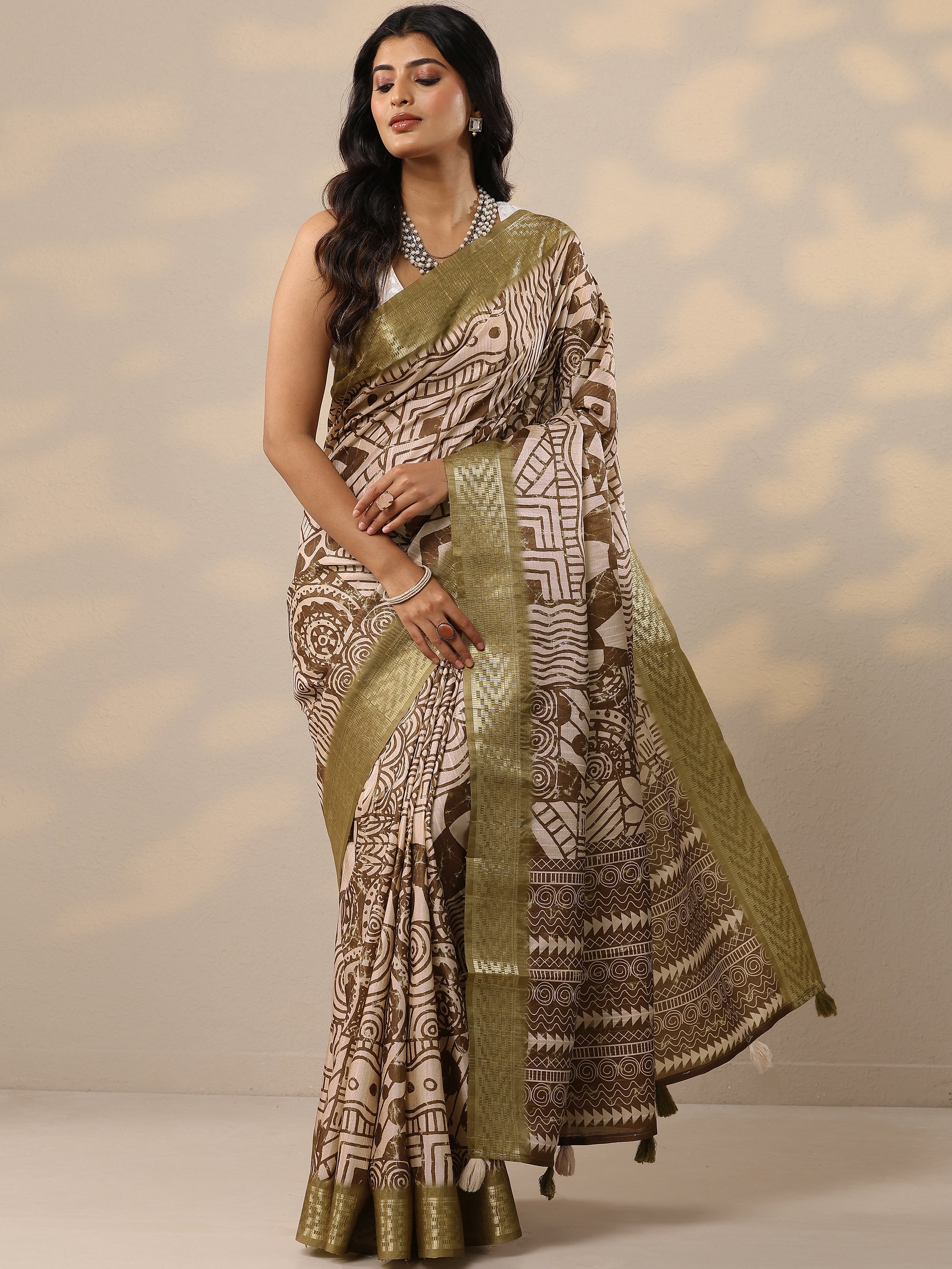 Green Printed Silk Blend Sarees With Unstitched Blouse Piece