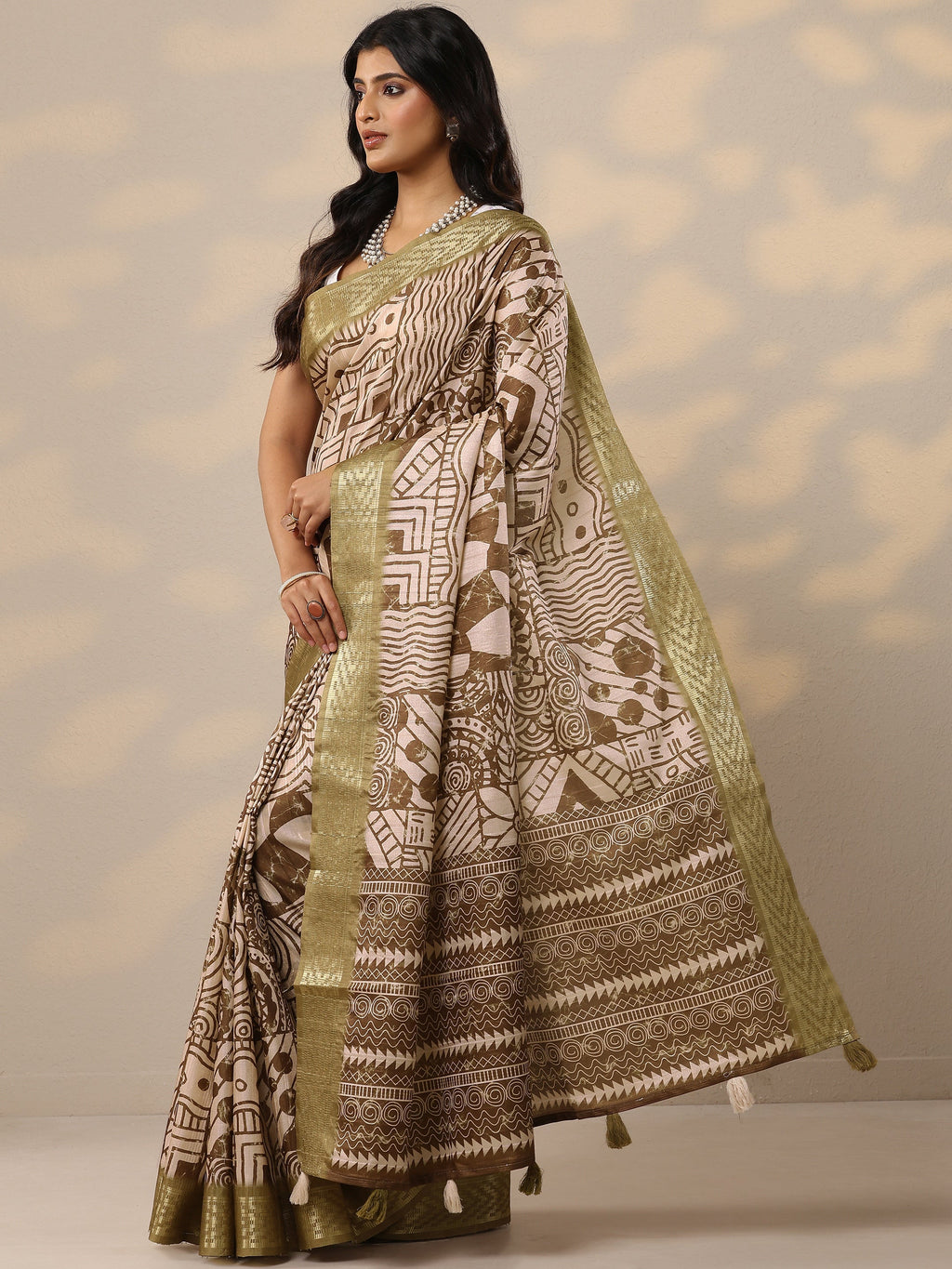 Green Printed Silk Blend Sarees With Unstitched Blouse Piece