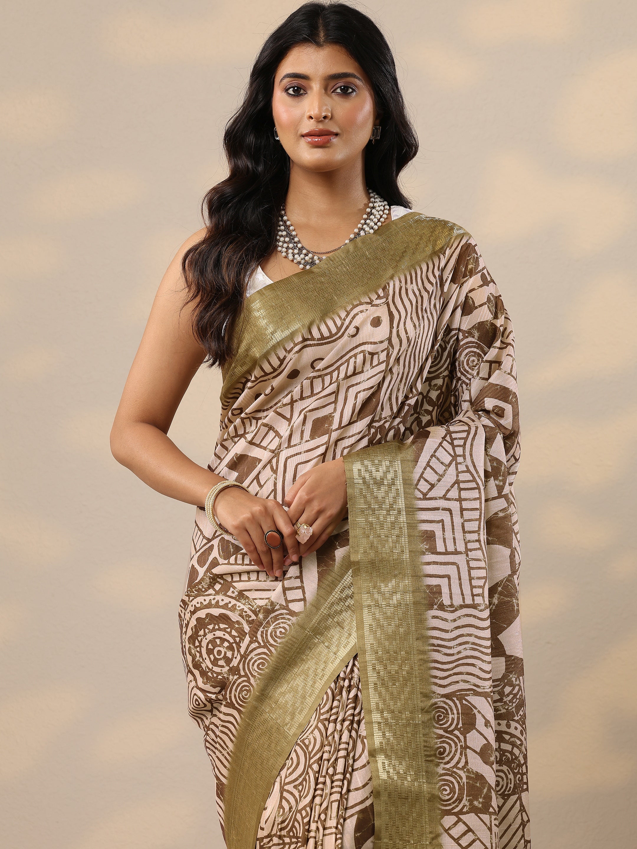 Green Printed Silk Blend Sarees With Unstitched Blouse Piece