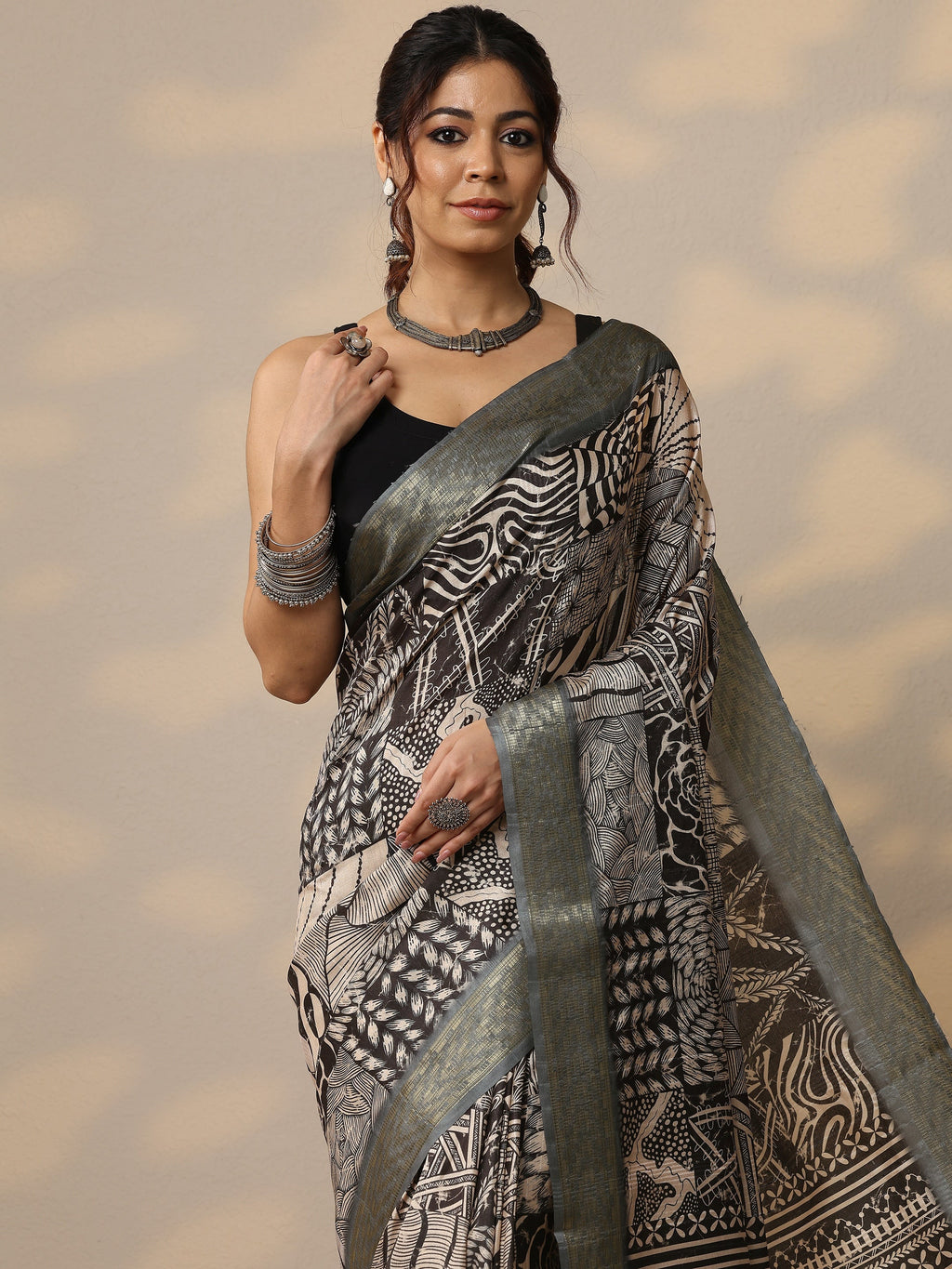 Grey Printed Silk Blend Sarees With Unstitched Blouse Piece