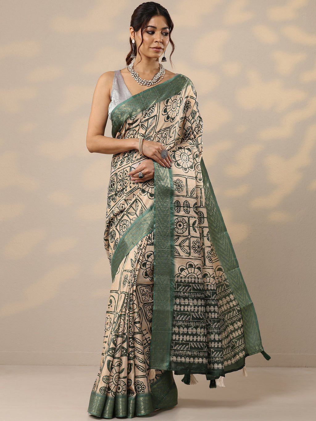 Green Printed Silk Blend Sarees With Unstitched Blouse Piece