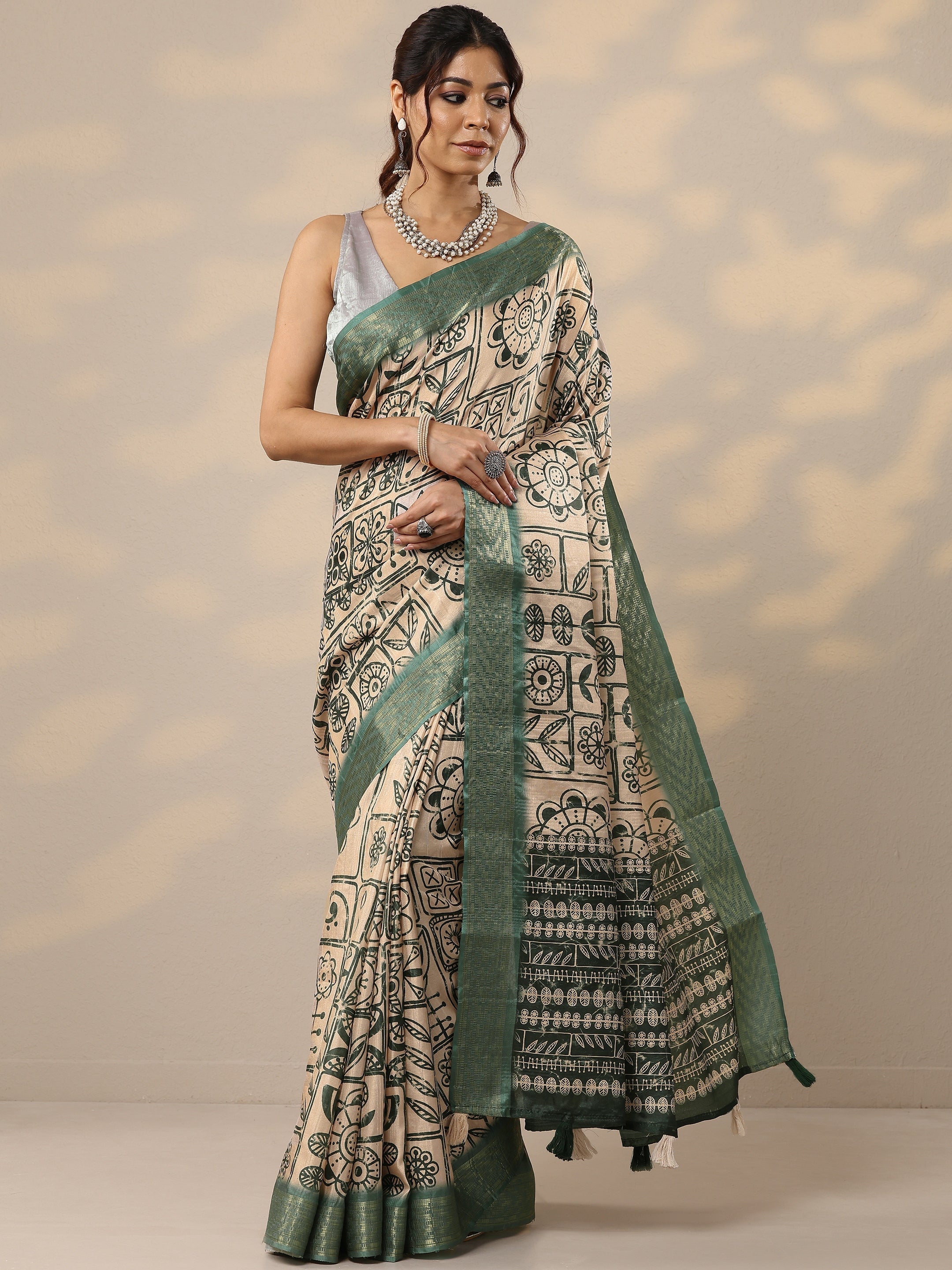 Green Printed Silk Blend Sarees With Unstitched Blouse Piece