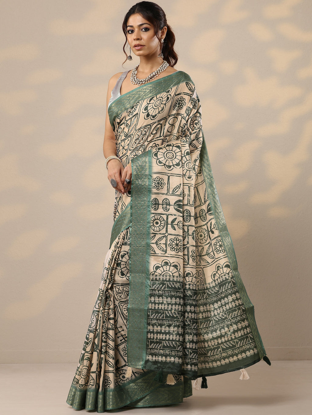 Green Printed Silk Blend Sarees With Unstitched Blouse Piece