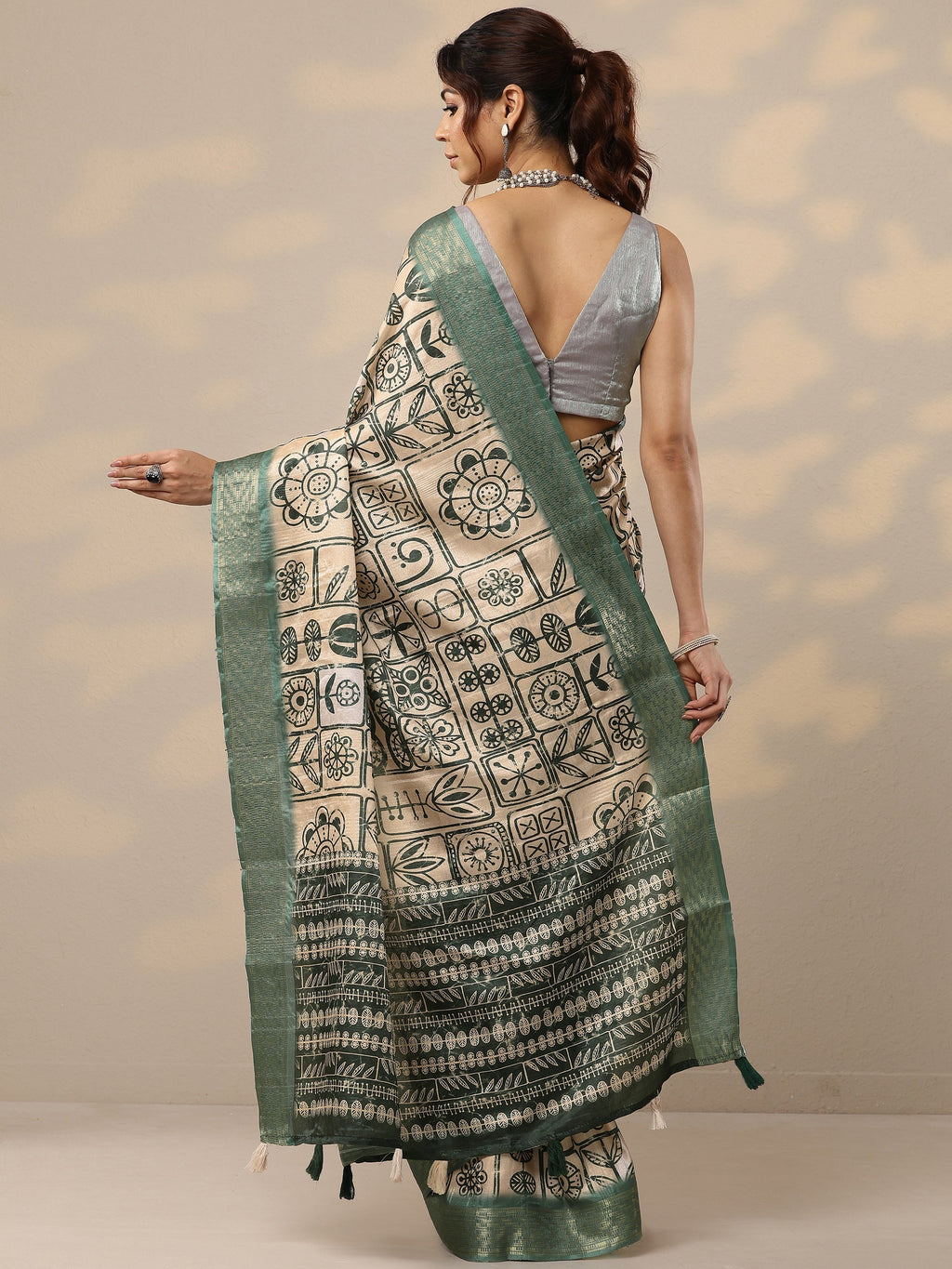 Green Printed Silk Blend Sarees With Unstitched Blouse Piece